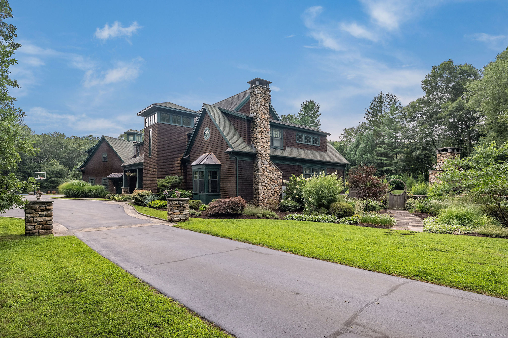 Guilford, Connecticut, 06437, United States, 5 Bedrooms Bedrooms, ,8 BathroomsBathrooms,Residential,For Sale,1903755