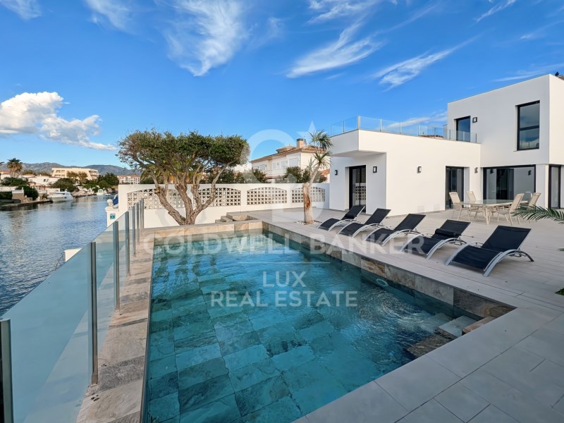 Girona, Empuriabrava, Francol? - Freser - Noguera, Empuriabrava, Catalonia, ES, 5 Bedrooms Bedrooms, ,5 BathroomsBathrooms,Residential,For Sale,Girona, Empuriabrava, Francol? - Freser - Noguera,1448646