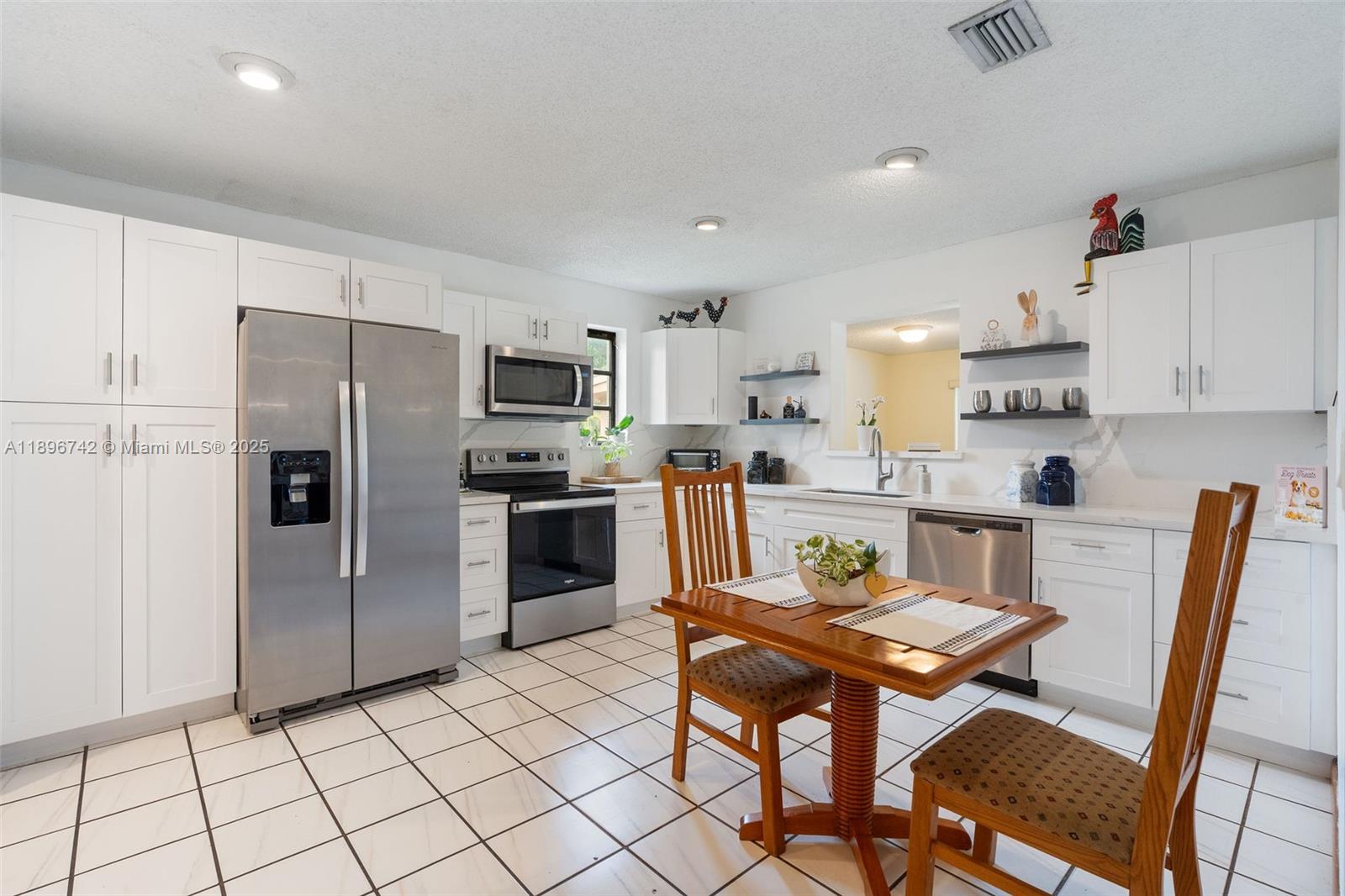 Miami, Florida, 33173, United States, 3 Bedrooms Bedrooms, ,3 BathroomsBathrooms,Residential,For Sale,1966935