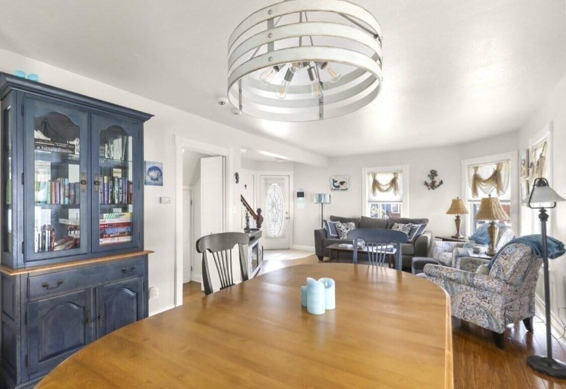 Wareham, Massachusetts, 02571, United States, 3 Bedrooms Bedrooms, ,2 BathroomsBathrooms,Residential,For Sale,1927382