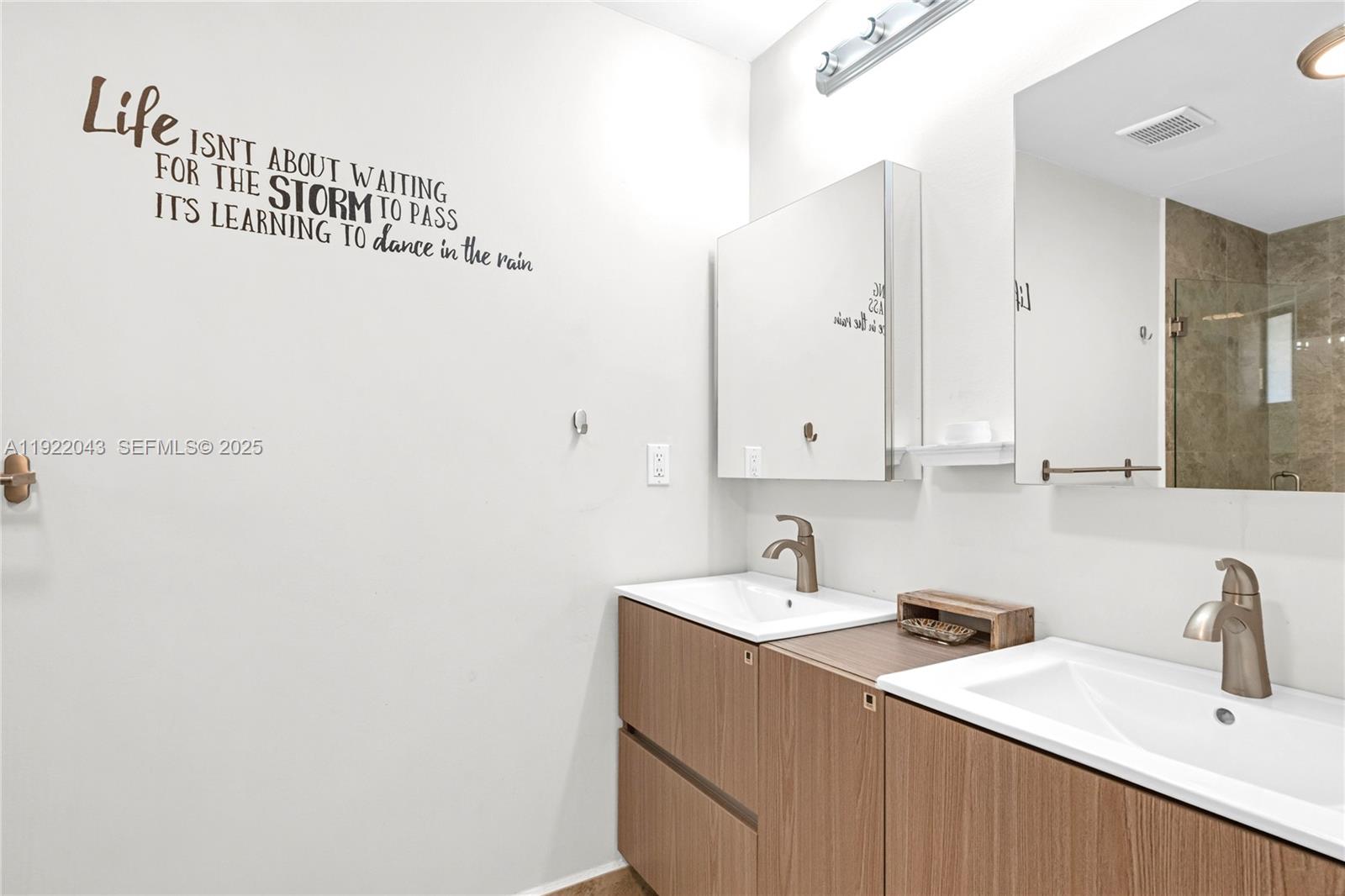 Miami Lakes, Florida, 33016, United States, 3 Bedrooms Bedrooms, ,3 BathroomsBathrooms,Residential,For Sale,2002198