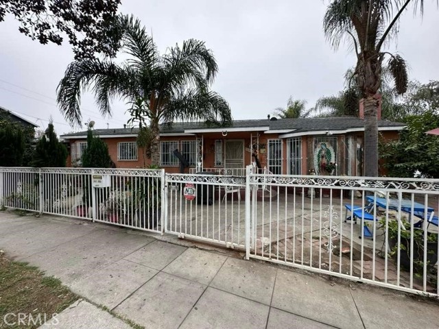 South Gate, California, 90280, United States, 4 Bedrooms Bedrooms, ,Residential,For Sale,1986153
