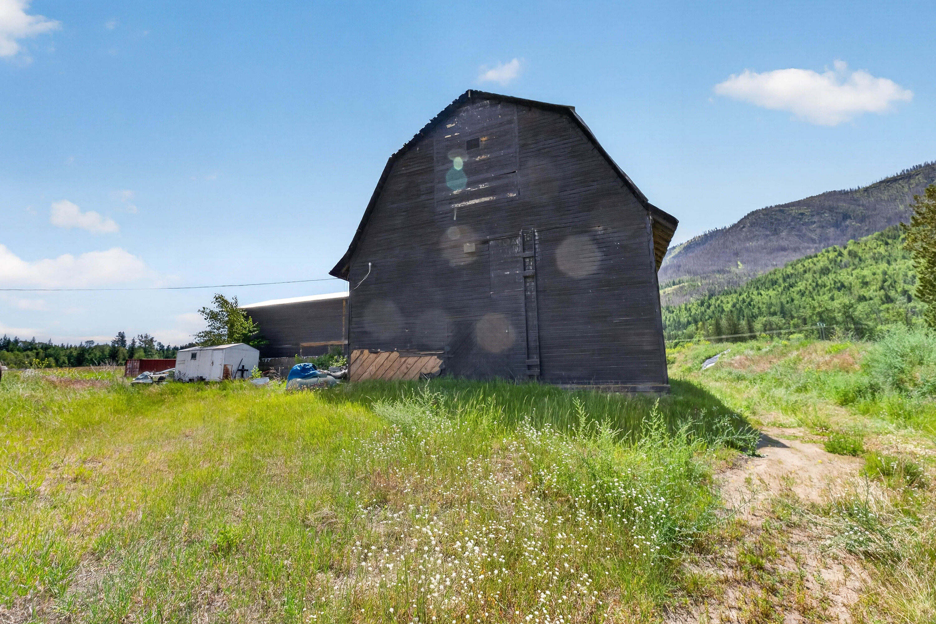  158 Acre Lakeview Homestead - 物件實景