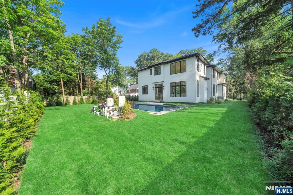 Tenafly, New Jersey, 07670, United States, 6 Bedrooms Bedrooms, ,6 BathroomsBathrooms,Residential,For Sale,1906714