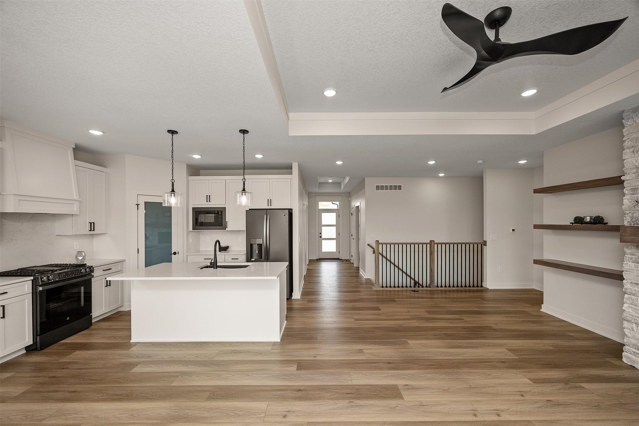 Urbandale, Iowa, 50323, United States, 4 Bedrooms Bedrooms, ,3 BathroomsBathrooms,Residential,For Sale,1975172