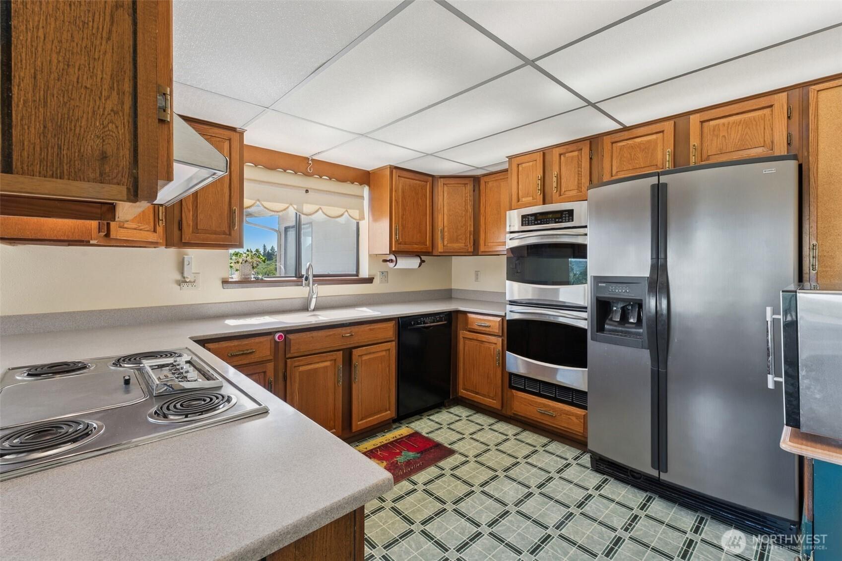 KENT, Washington, 98032, United States, 4 Bedrooms Bedrooms, ,3 BathroomsBathrooms,Residential,For Sale,1927250