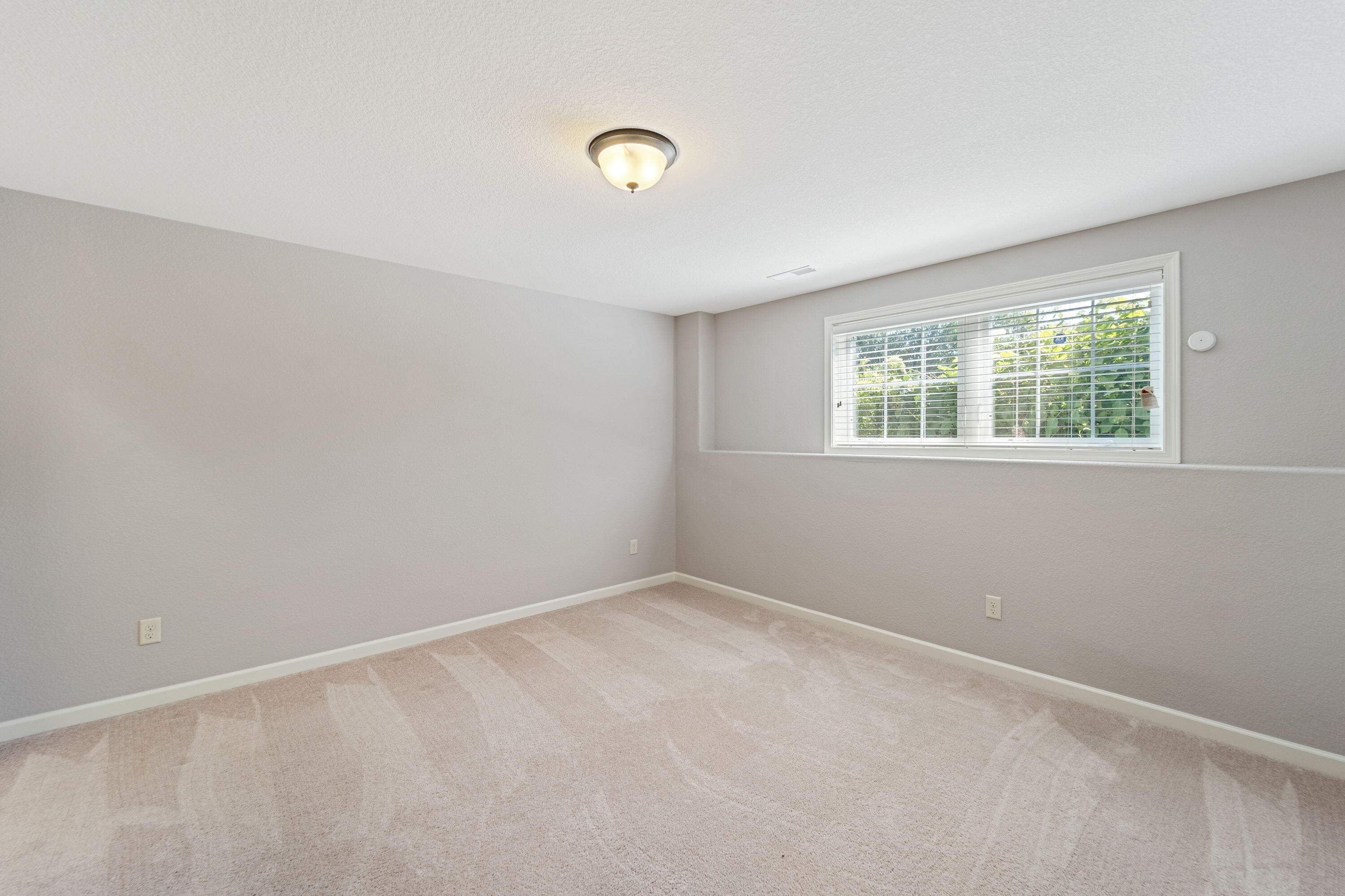 Mequon, Wisconsin, 53092, United States, 4 Bedrooms Bedrooms, ,4 BathroomsBathrooms,Residential,For Sale,1920034