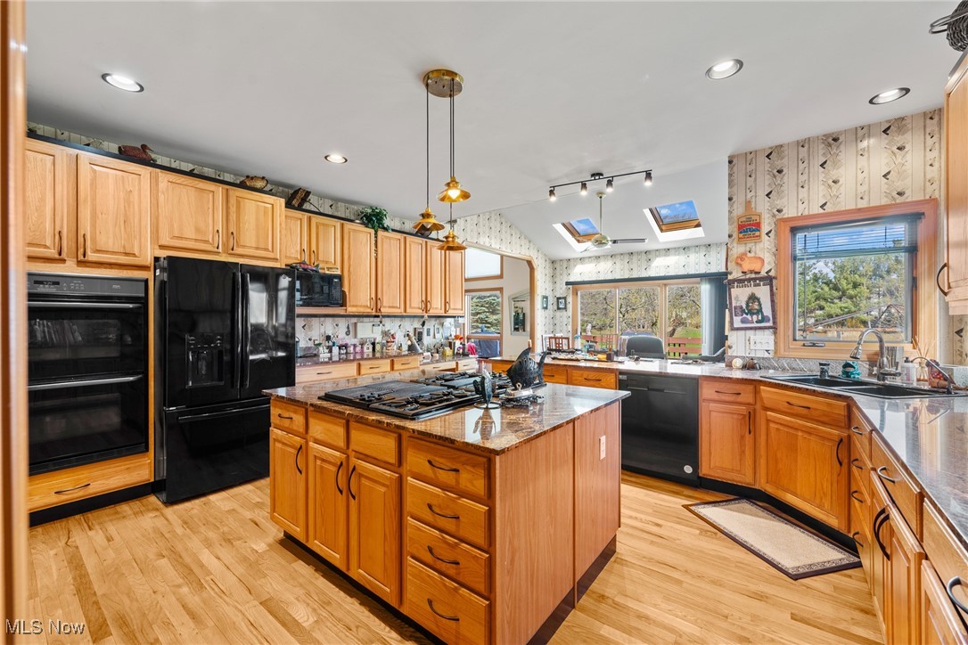 Pepper Pike, Ohio, 44124, United States, 5 Bedrooms Bedrooms, ,6 BathroomsBathrooms,Residential,For Sale,1943253