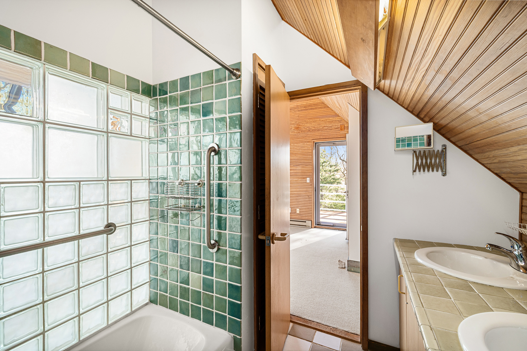  Treetop Modernism with Slocum River Views - 物件實景