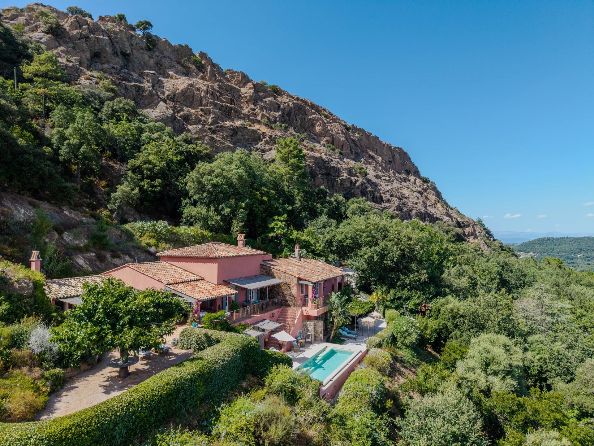 La Garde-Freinet, Provence-Alpes-Côte d’Azur, 83680, FR, 4 Bedrooms Bedrooms, ,5 BathroomsBathrooms,Residential,For Sale,1901383