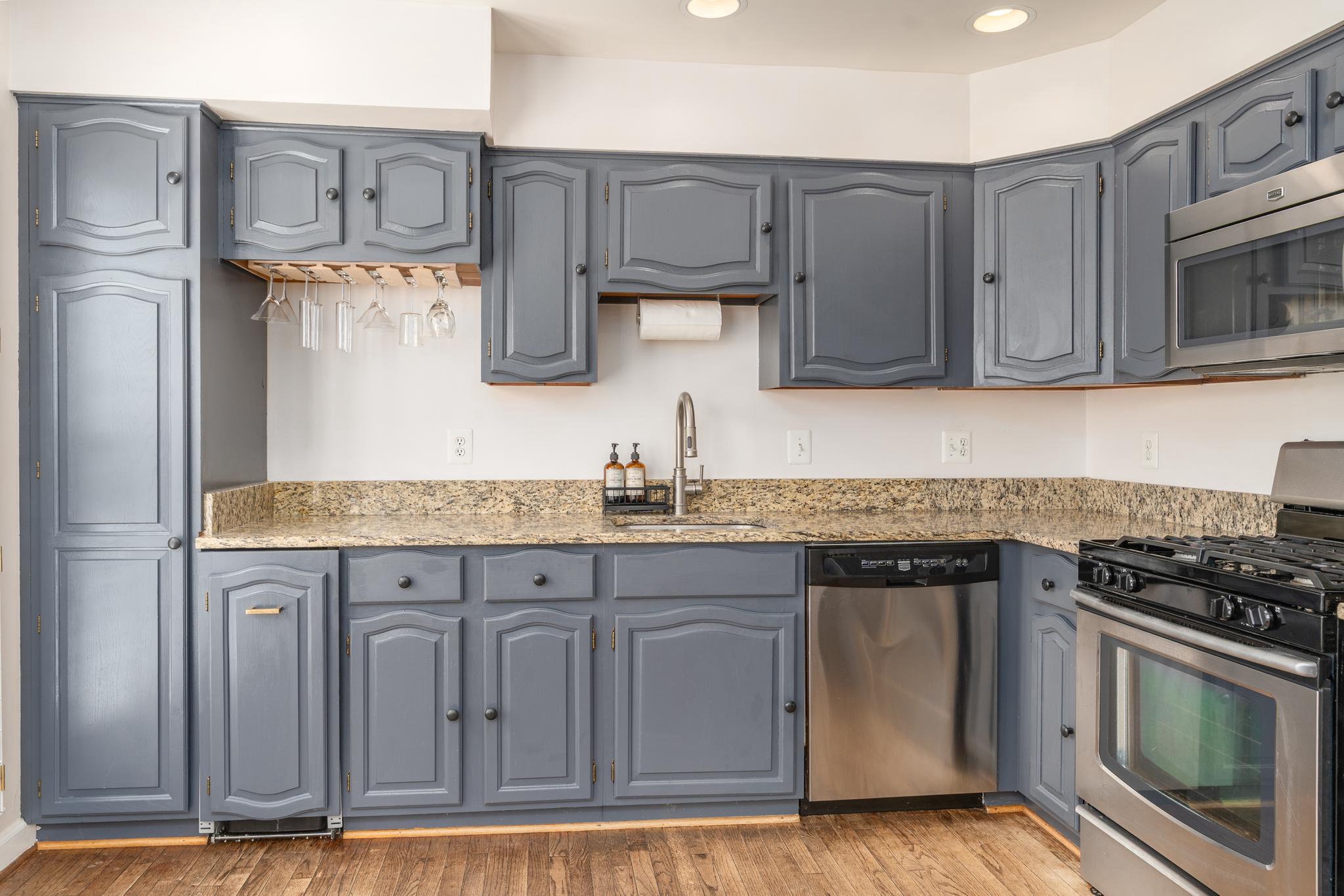  3560 S George Mason Drive, Alexandria, VA, 22302 - 物件實景