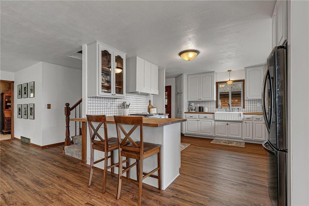 Holdingford, Minnesota, 56340, United States, 5 Bedrooms Bedrooms, ,2 BathroomsBathrooms,Residential,For Sale,1977131