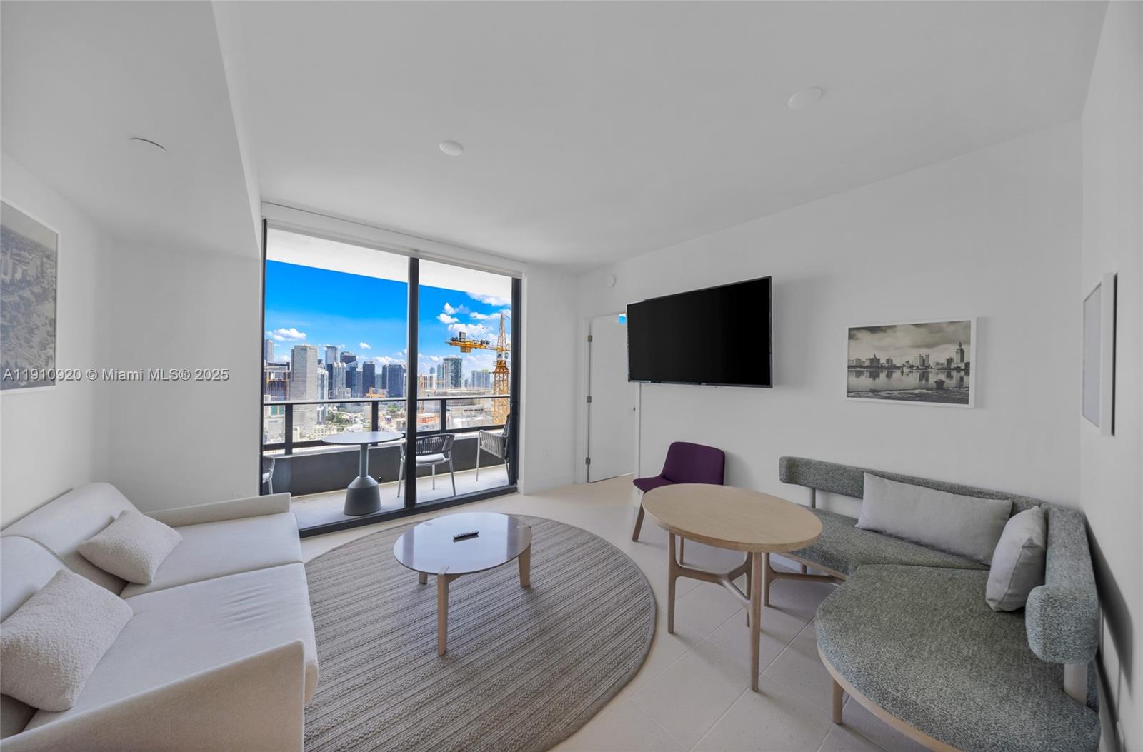 Miami, Florida, 33132, United States, 1 Bedroom Bedrooms, ,1 BathroomBathrooms,Residential,For Sale,1994721