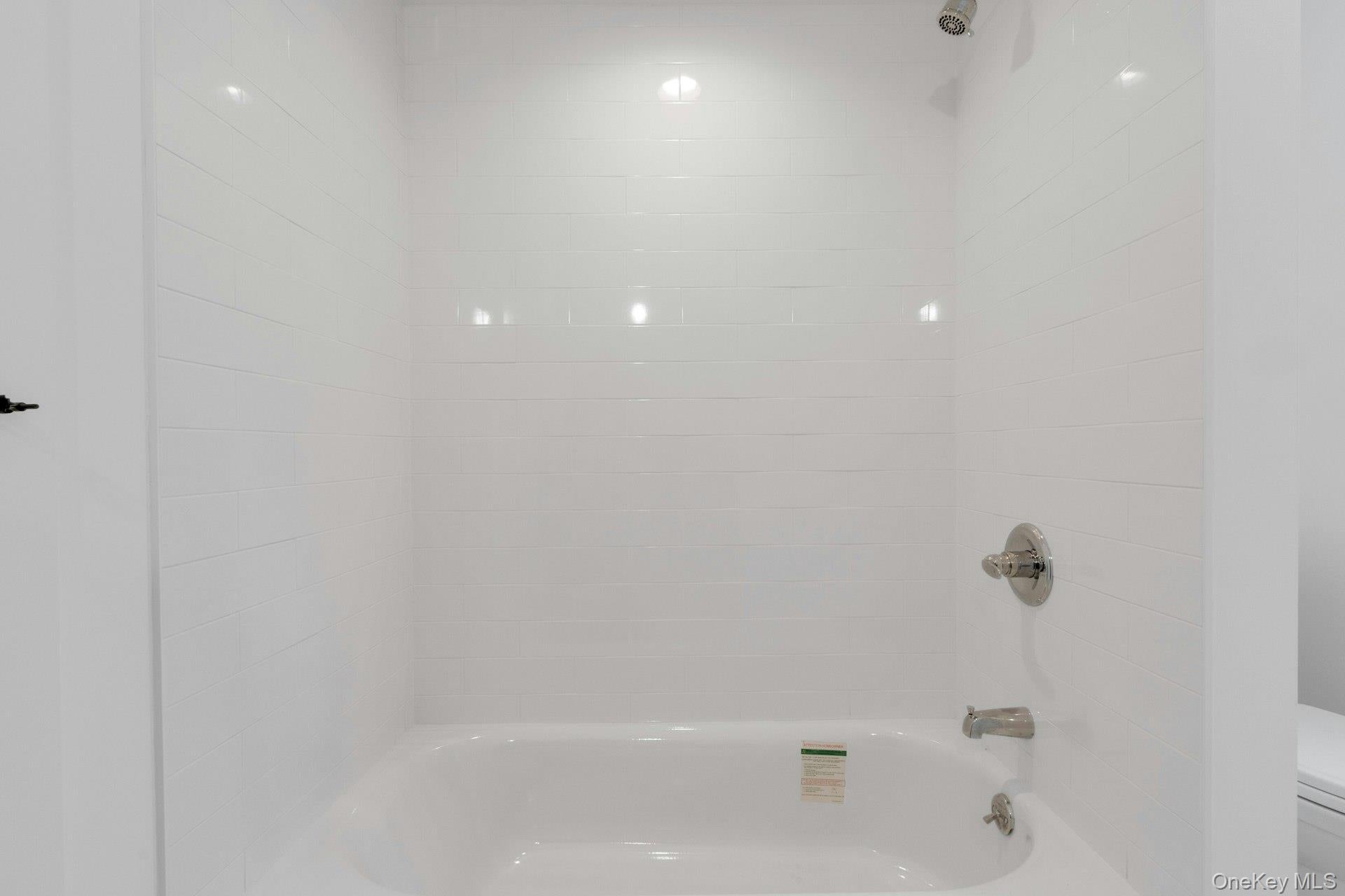 Valley Cottage, New York, 10989, United States, 4 Bedrooms Bedrooms, ,3 BathroomsBathrooms,Residential,For Sale,2005431