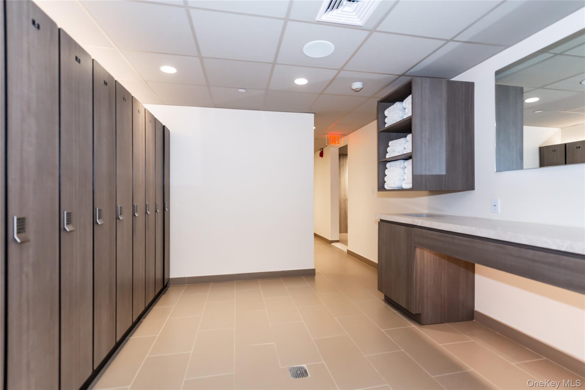  100 Hilton Avenue, Garden City, NY, 11530 - 物件實景
