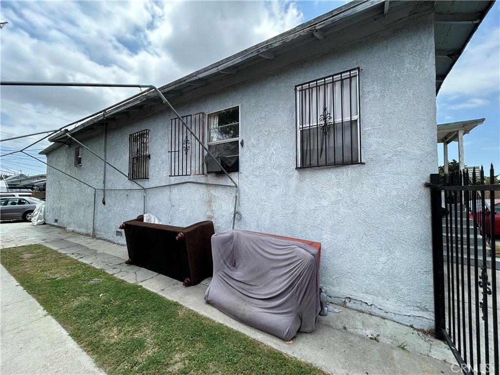 Los Angeles, California, 90011, United States, ,Residential,For Sale,1872569
