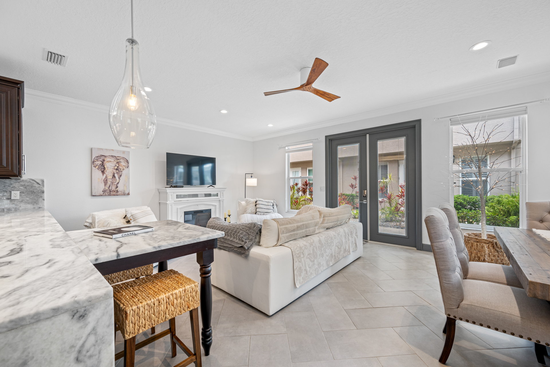 St Petersburg, Florida, 33701, United States, 3 Bedrooms Bedrooms, ,3 BathroomsBathrooms,Residential,For Sale,1979371