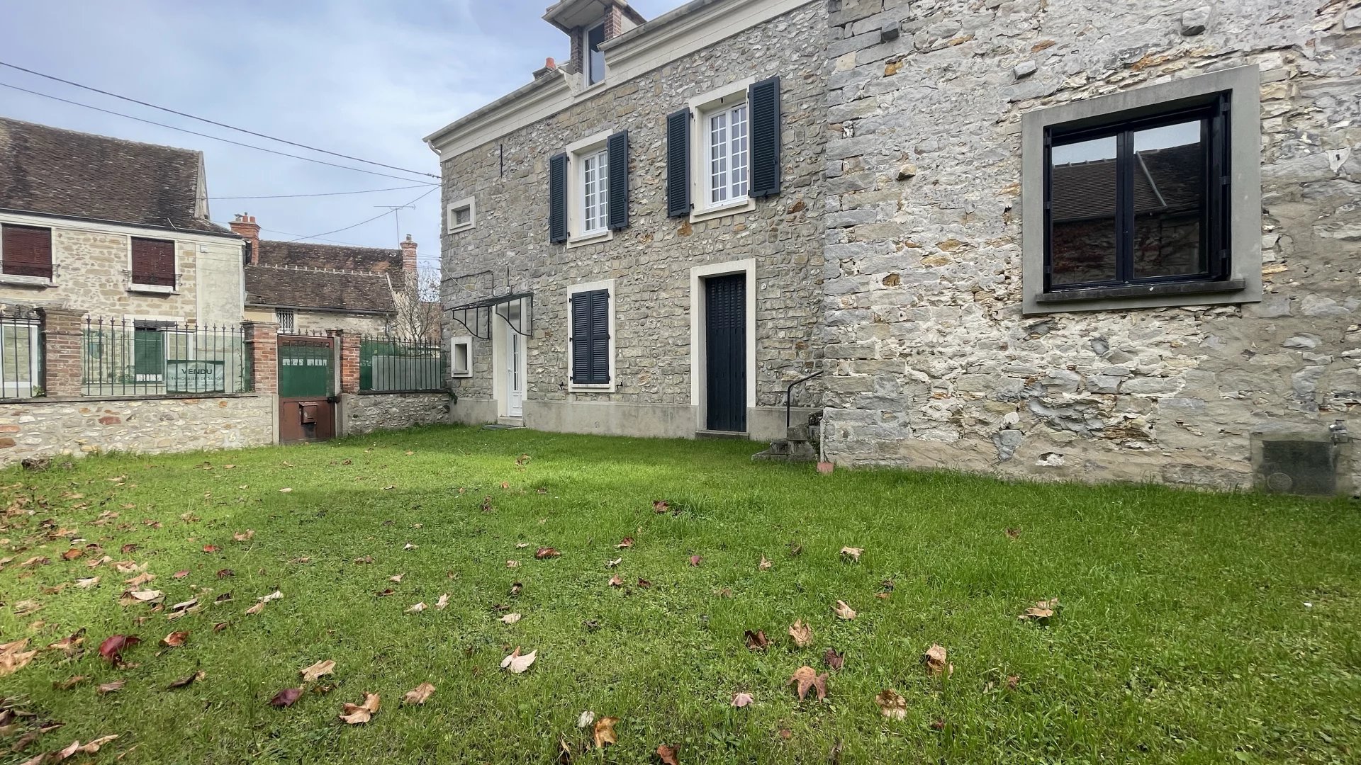 Samois-sur-Seine, Île-de-France, 77920, FR, 5 Bedrooms Bedrooms, ,5 BathroomsBathrooms,Residential,For Sale,1991595