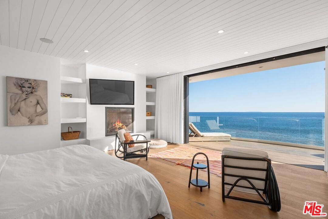 Malibu, California, 90265, United States, 3 Bedrooms Bedrooms, ,3 BathroomsBathrooms,Residential,For Sale,1994760