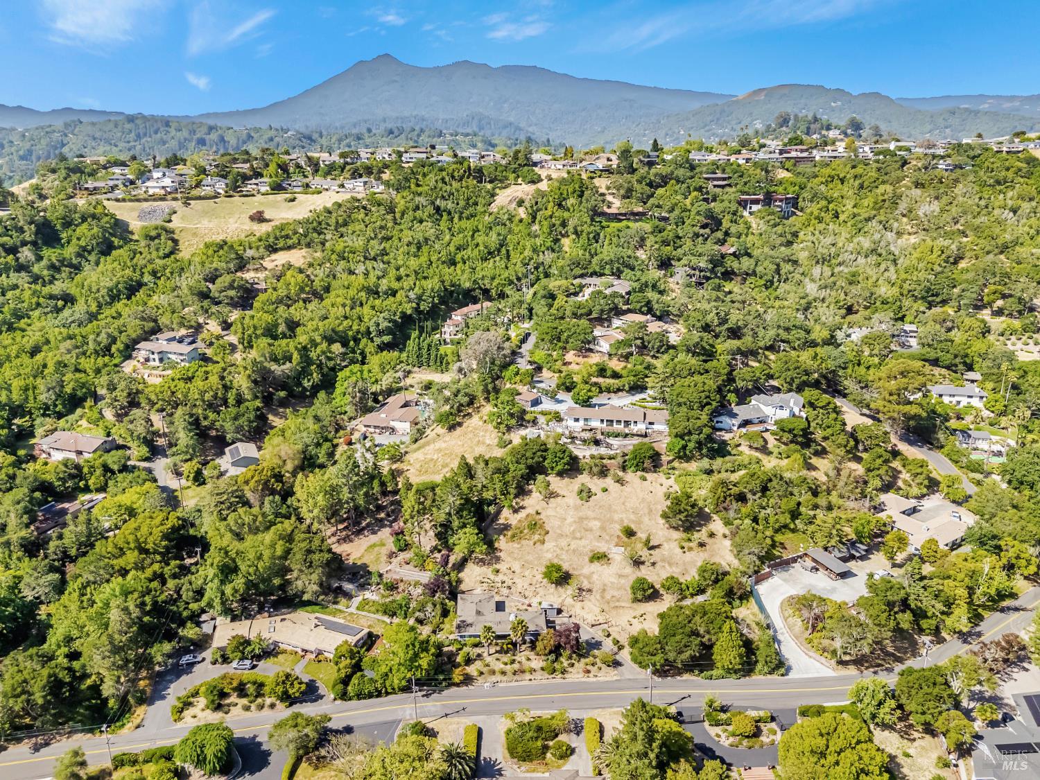 San Rafael, California, 94903, United States, 4 Bedrooms Bedrooms, ,3 BathroomsBathrooms,Residential,For Sale,1837138