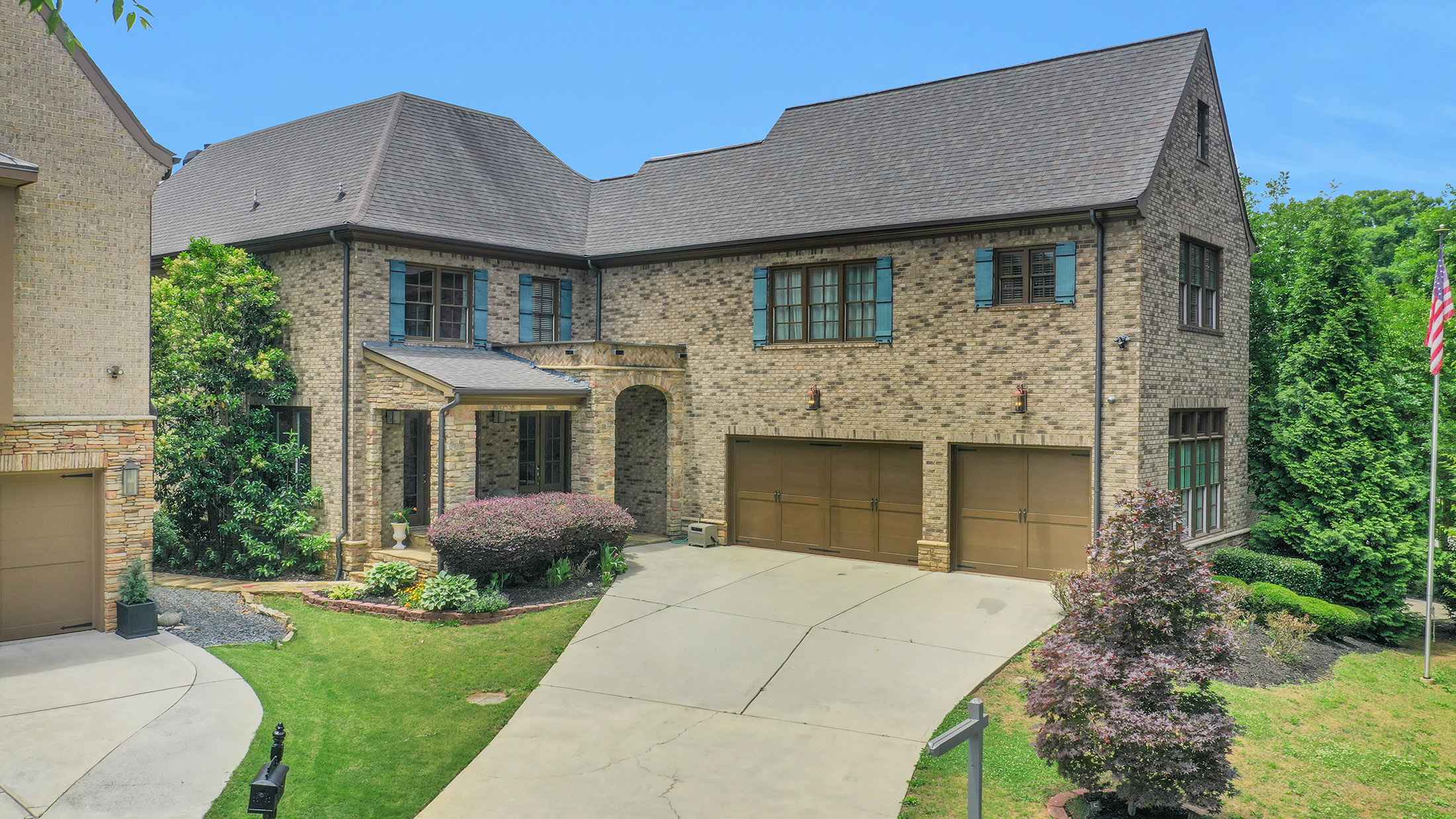  Sophisticated Brick Residence in Coveted Brookhaven Location - 物件實景