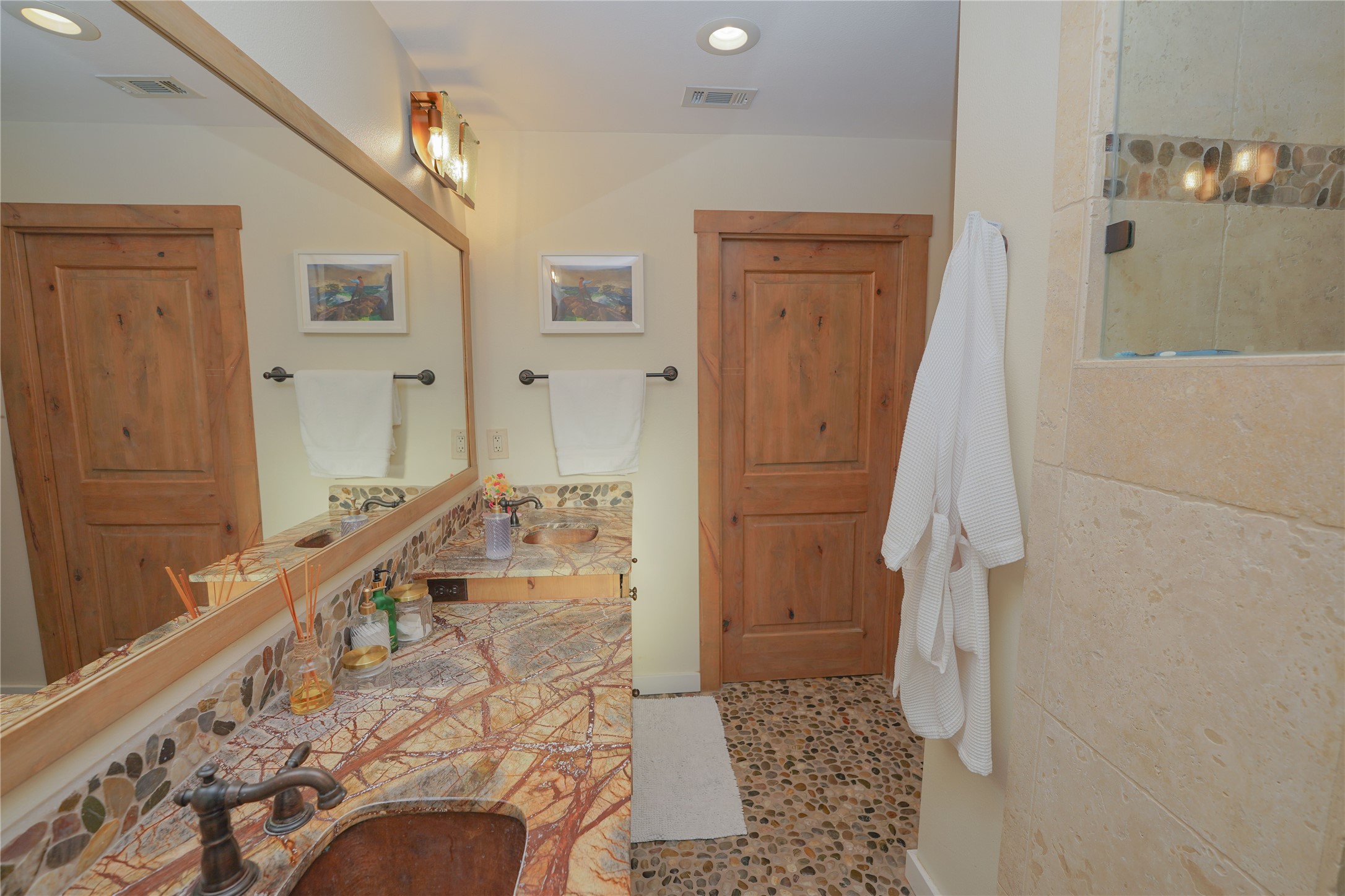 Fort Worth, Texas, 76116, United States, 4 Bedrooms Bedrooms, ,3 BathroomsBathrooms,Residential,For Sale,1901909