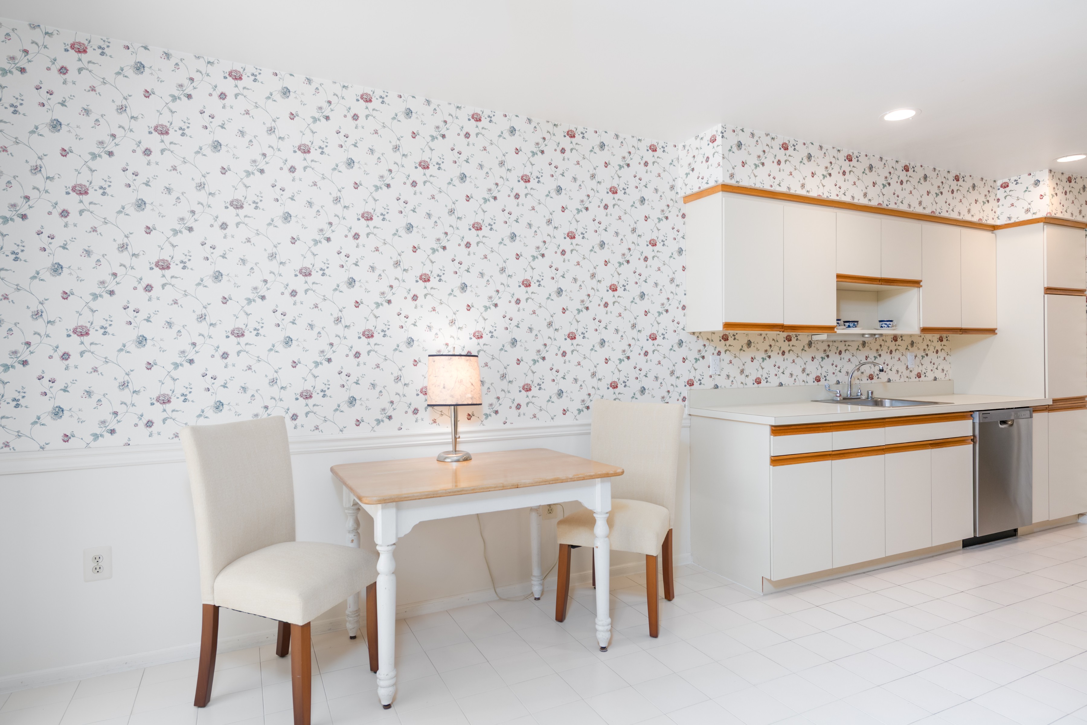 3-bedroom, 2.5-bath townhome in Little Silver - 物件實景