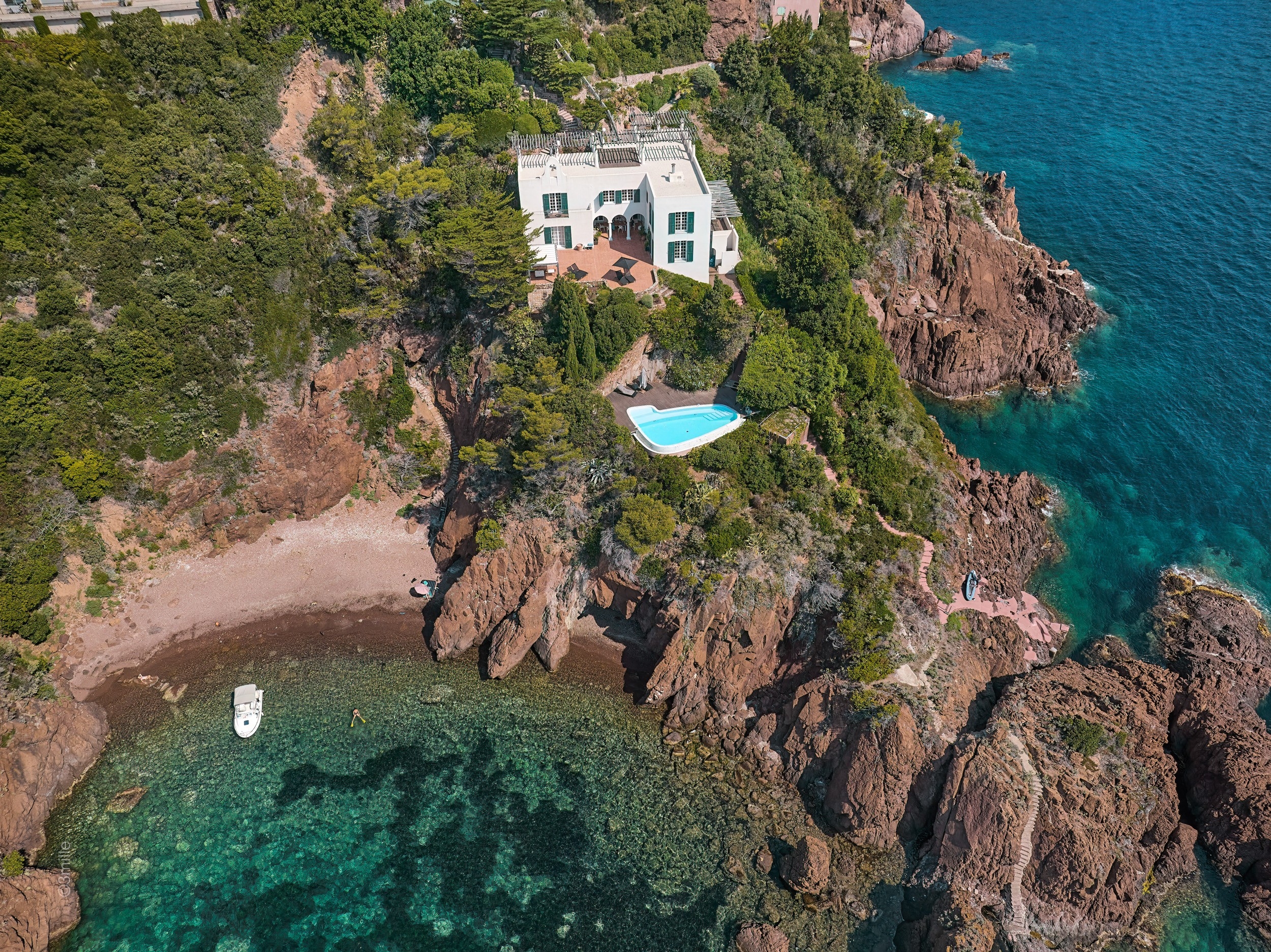  Prestigious villa in Théoule-sur-Mer with panoramic sea views and direct access… - 物件實景