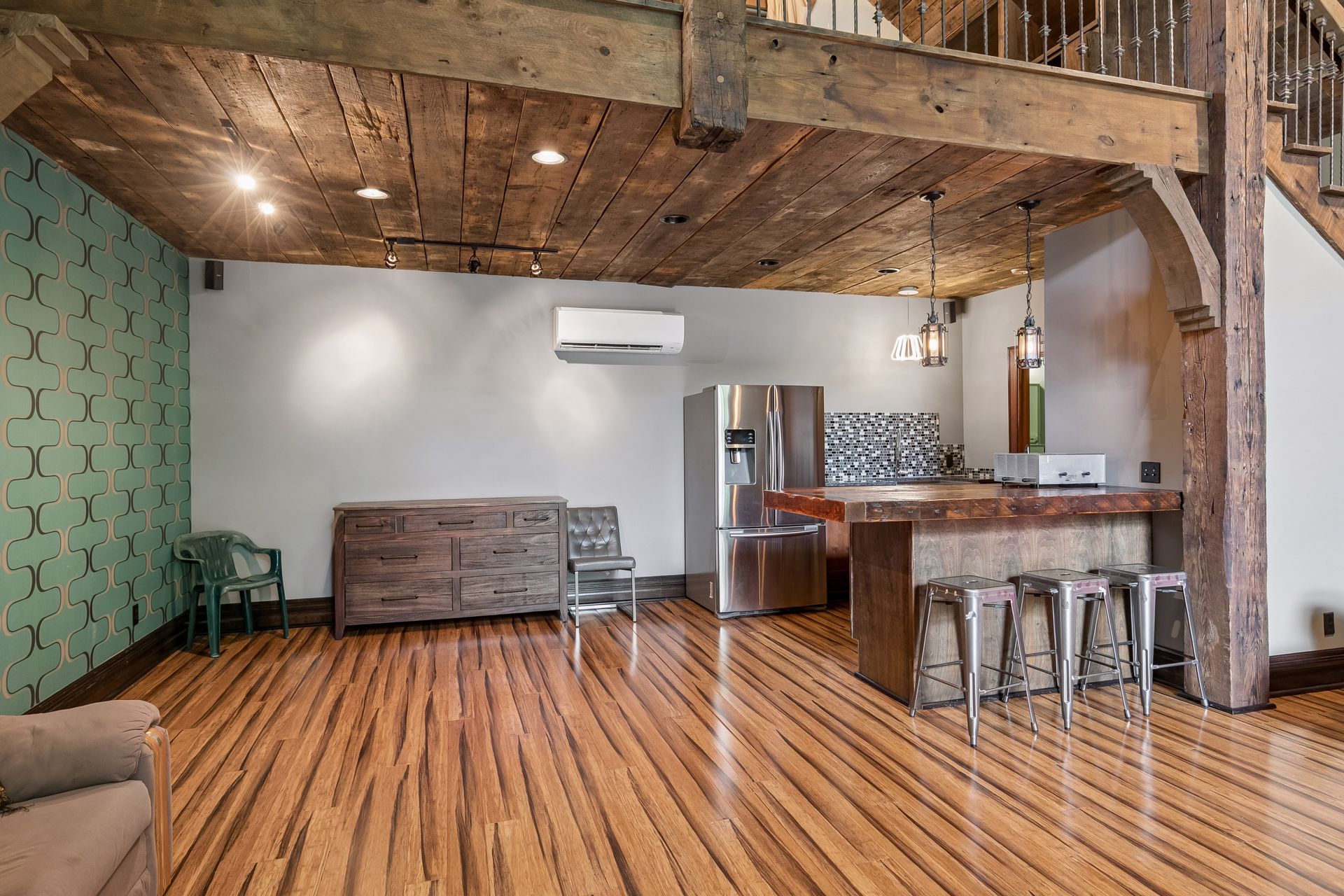  One-of-a-kind wooded retreat in Lakeville - 物件實景