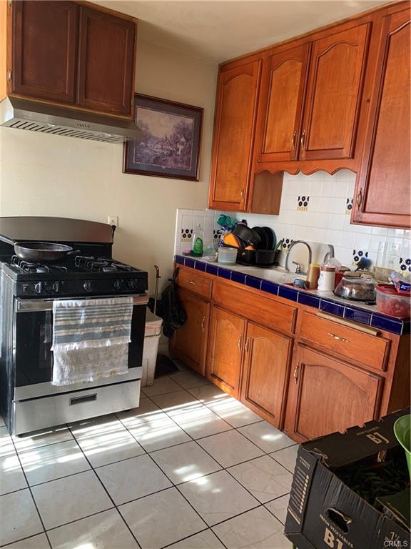 Los Angeles, California, 90063, United States, 5 Bedrooms Bedrooms, ,Residential,For Sale,1976841