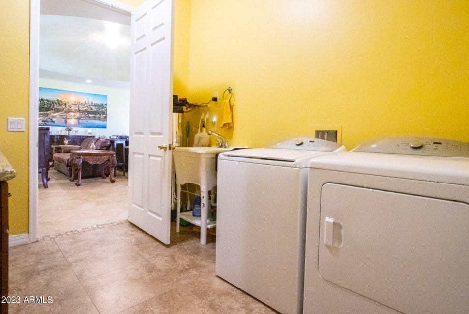 Witmann, Arizona, 85361, United States, 6 Bedrooms Bedrooms, ,3 BathroomsBathrooms,Residential,For Sale,1977429