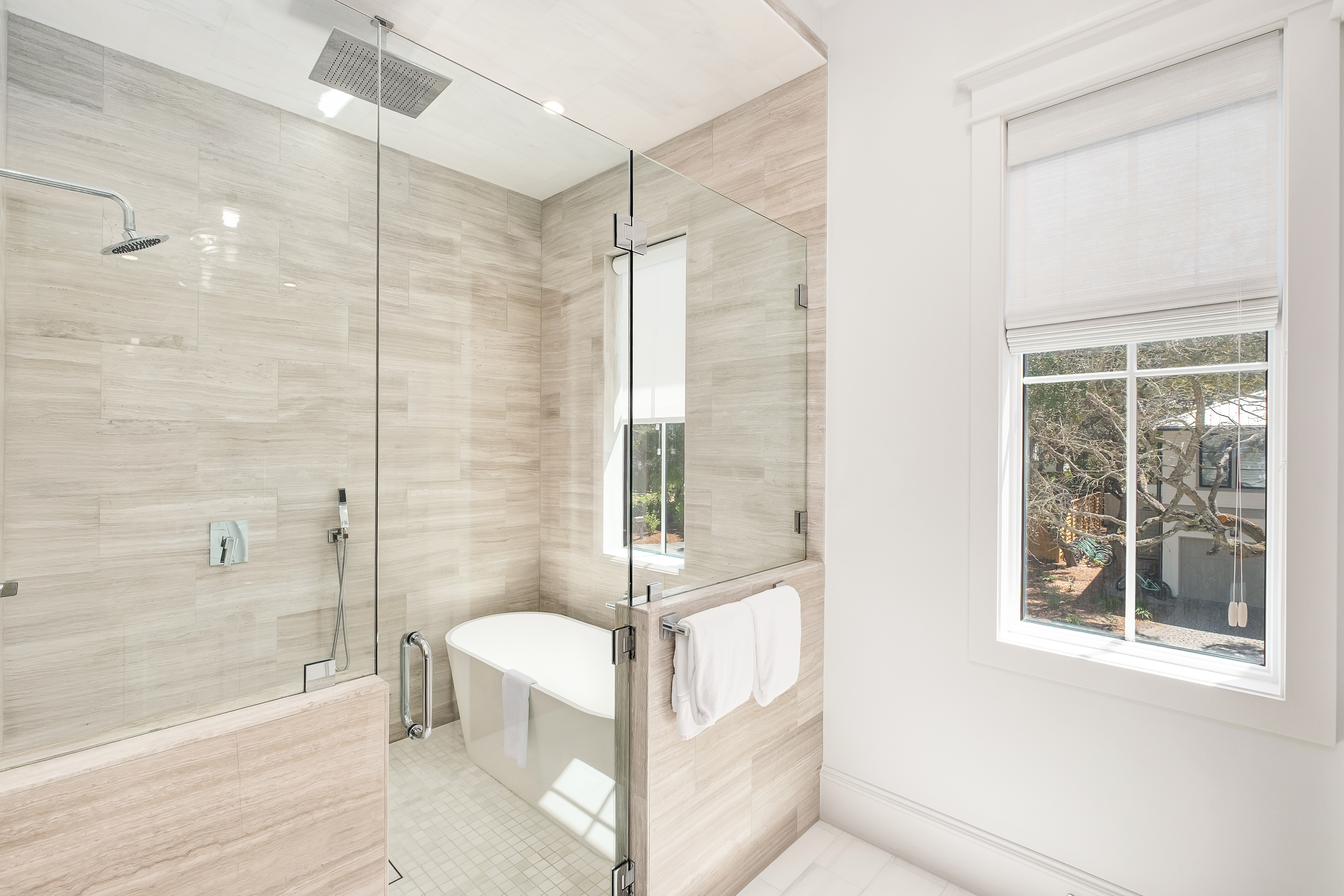 Elegant Retreat With Private Pool And Rooftop Deck Near Beach Access - 物件實景