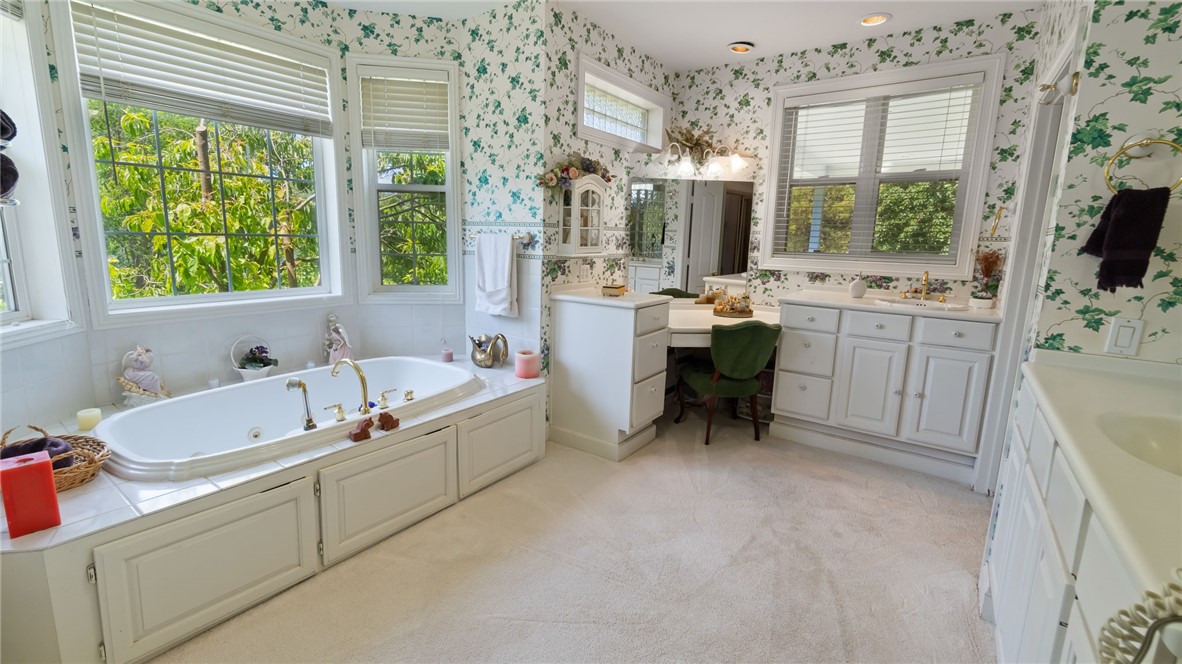 Rogers, Arkansas, 72756, United States, 5 Bedrooms Bedrooms, ,7 BathroomsBathrooms,Residential,For Sale,1846782