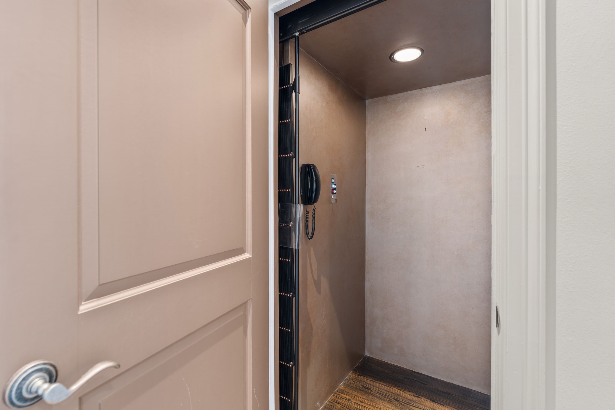  30 Hackberry Lane A - 物件實景