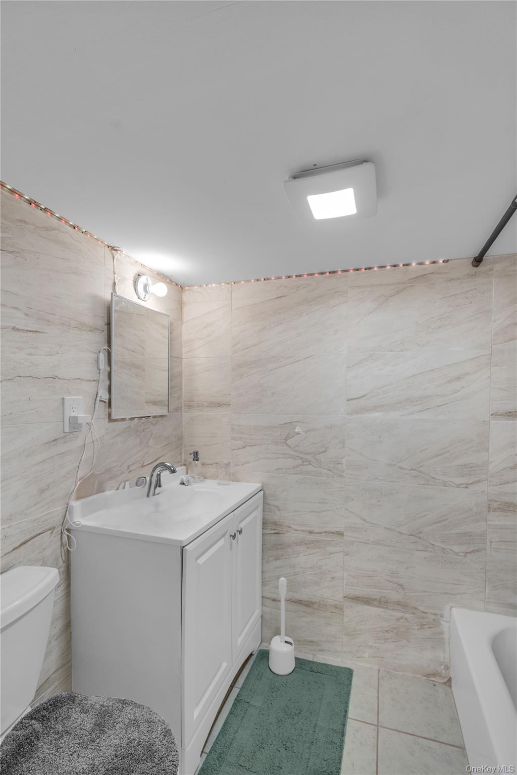 Mastic, New York, 11950, United States, 4 Bedrooms Bedrooms, ,3 BathroomsBathrooms,Residential,For Sale,1990878