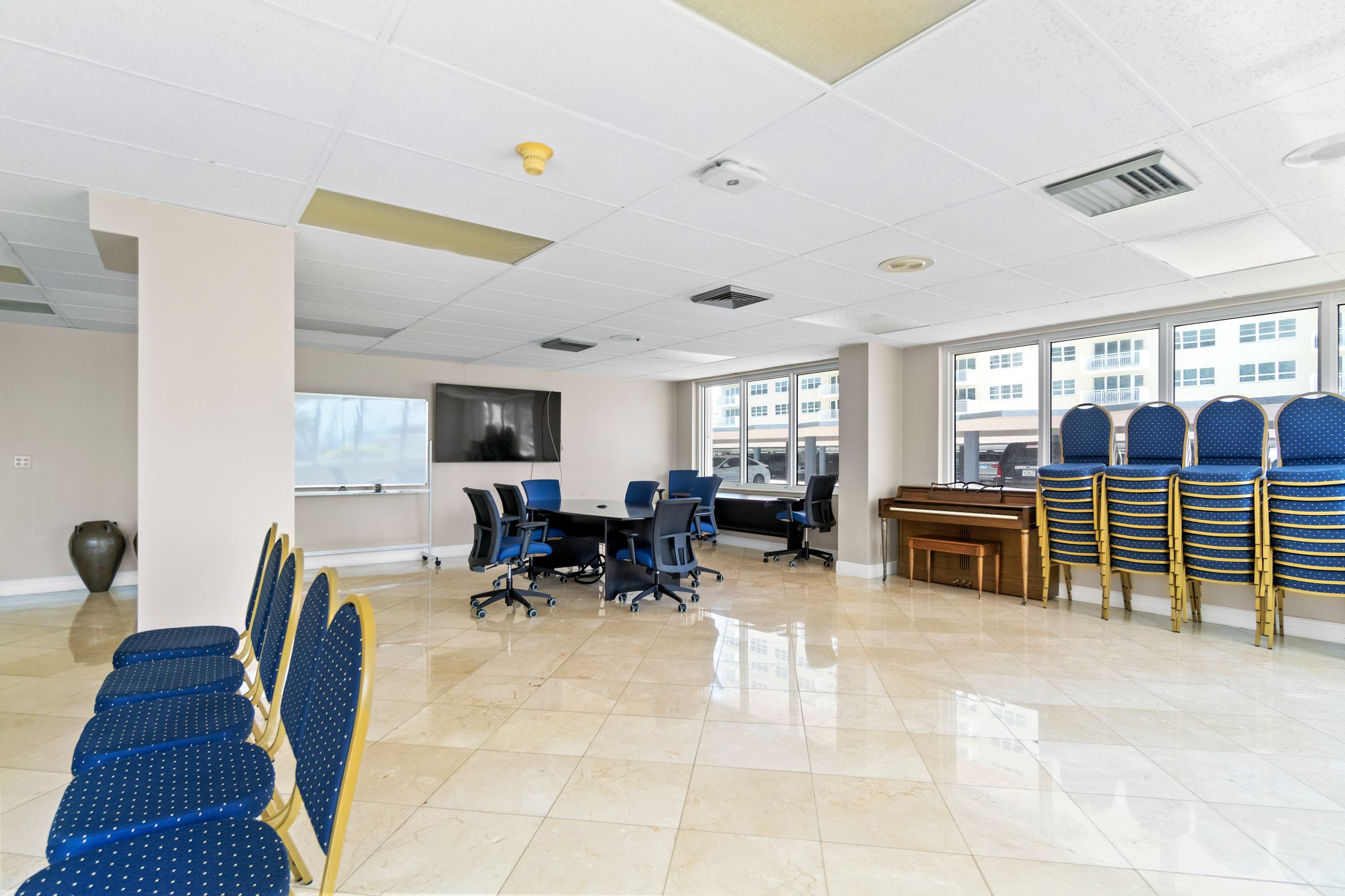  111 N Pompano Beach Boulevard, Pompano Beach, FL, 33062 - 物件實景