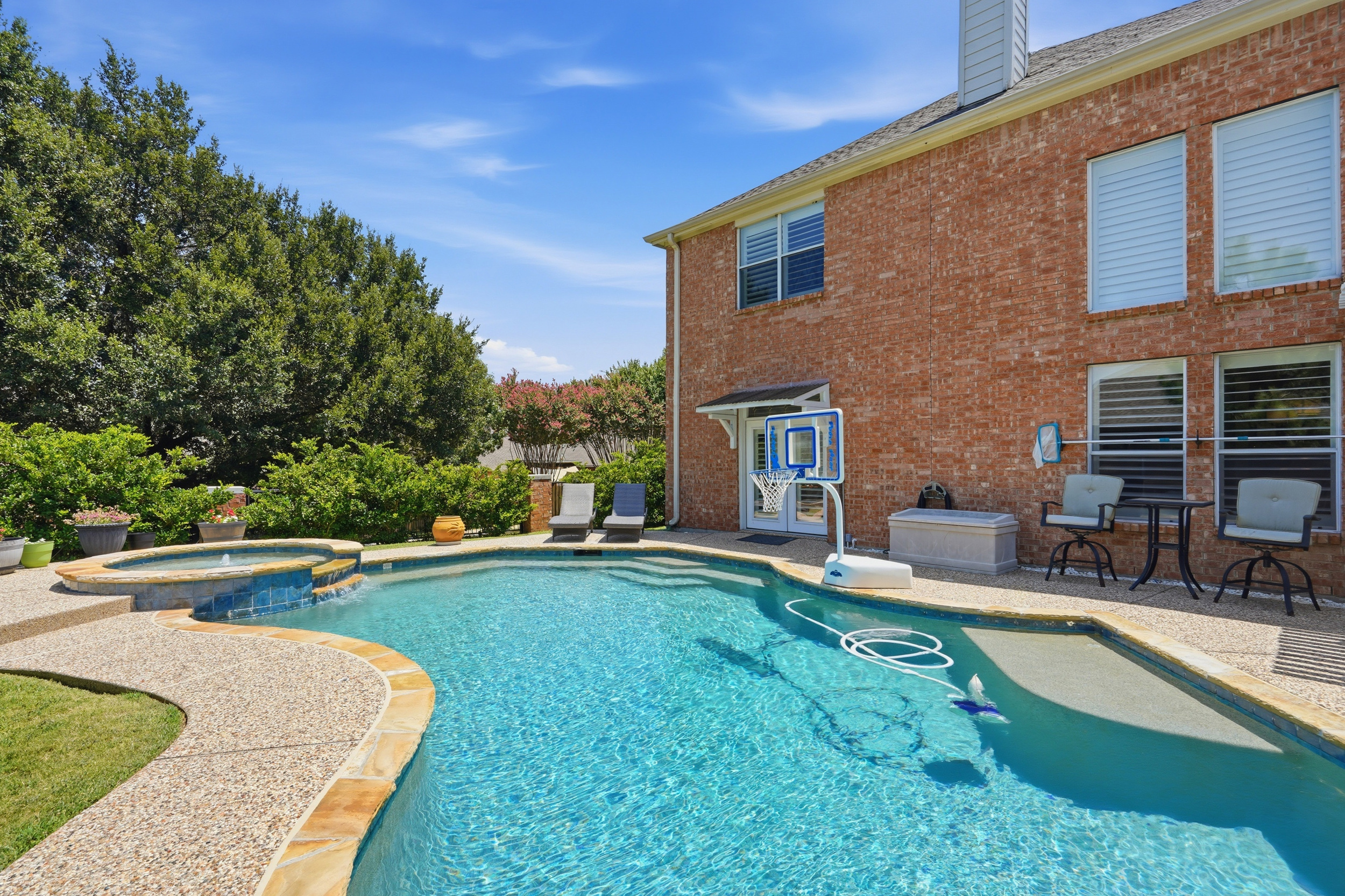  Private Greenbelt Living in Flower Mound - 物件實景