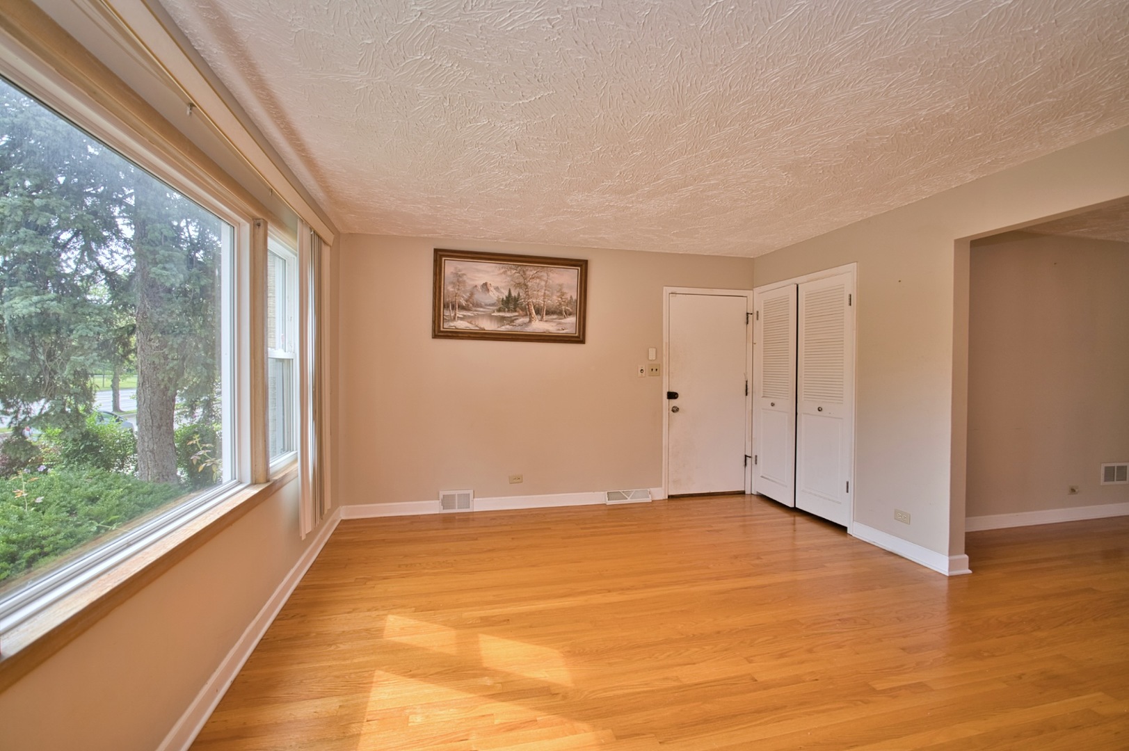 Lincolnwood, Illinois, 60712, United States, 8 Bedrooms Bedrooms, ,Residential,For Sale,1984264