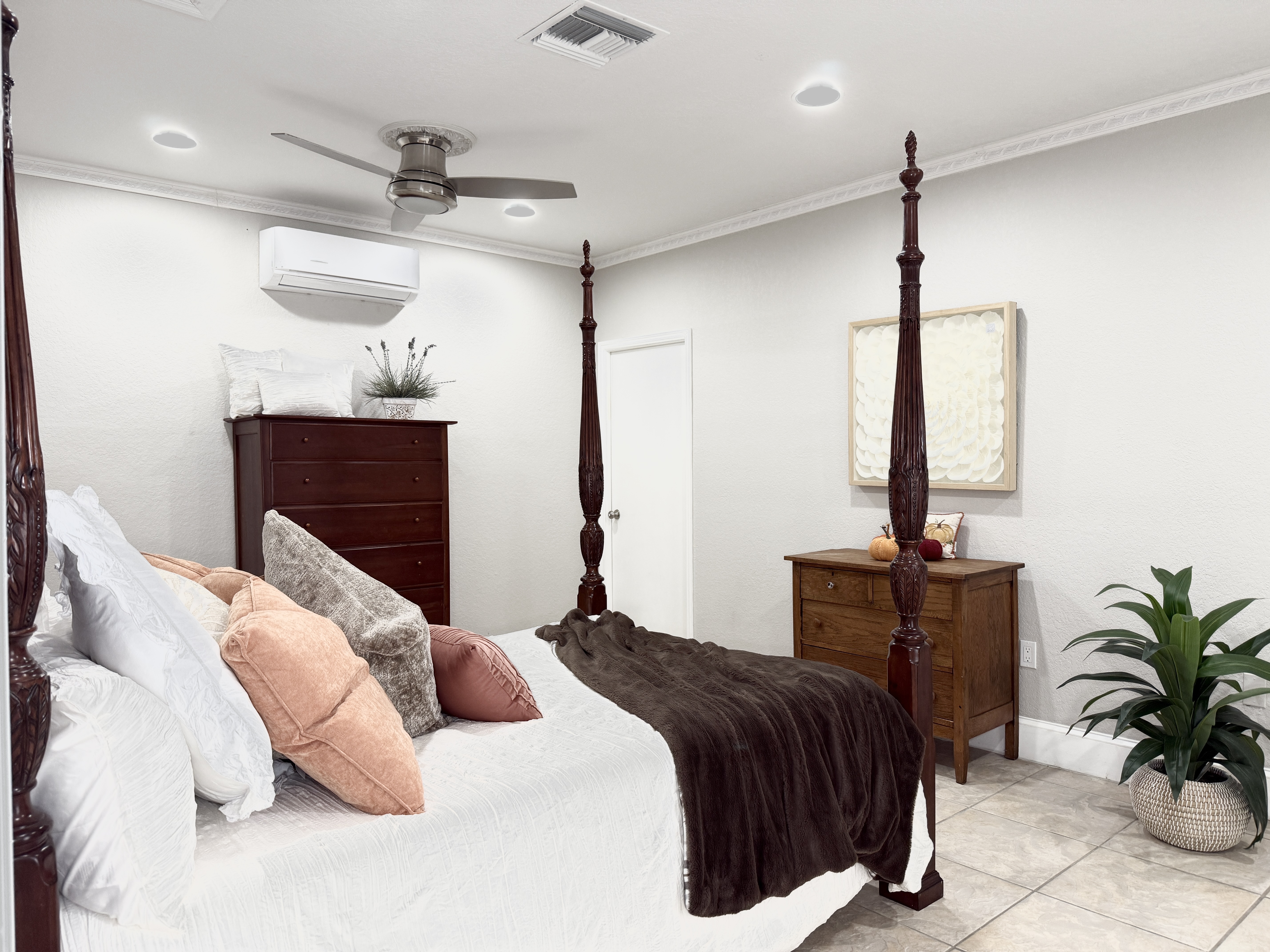 Temple Terrace, Florida, 33637, United States, 3 Bedrooms Bedrooms, ,4 BathroomsBathrooms,Residential,For Sale,1982268