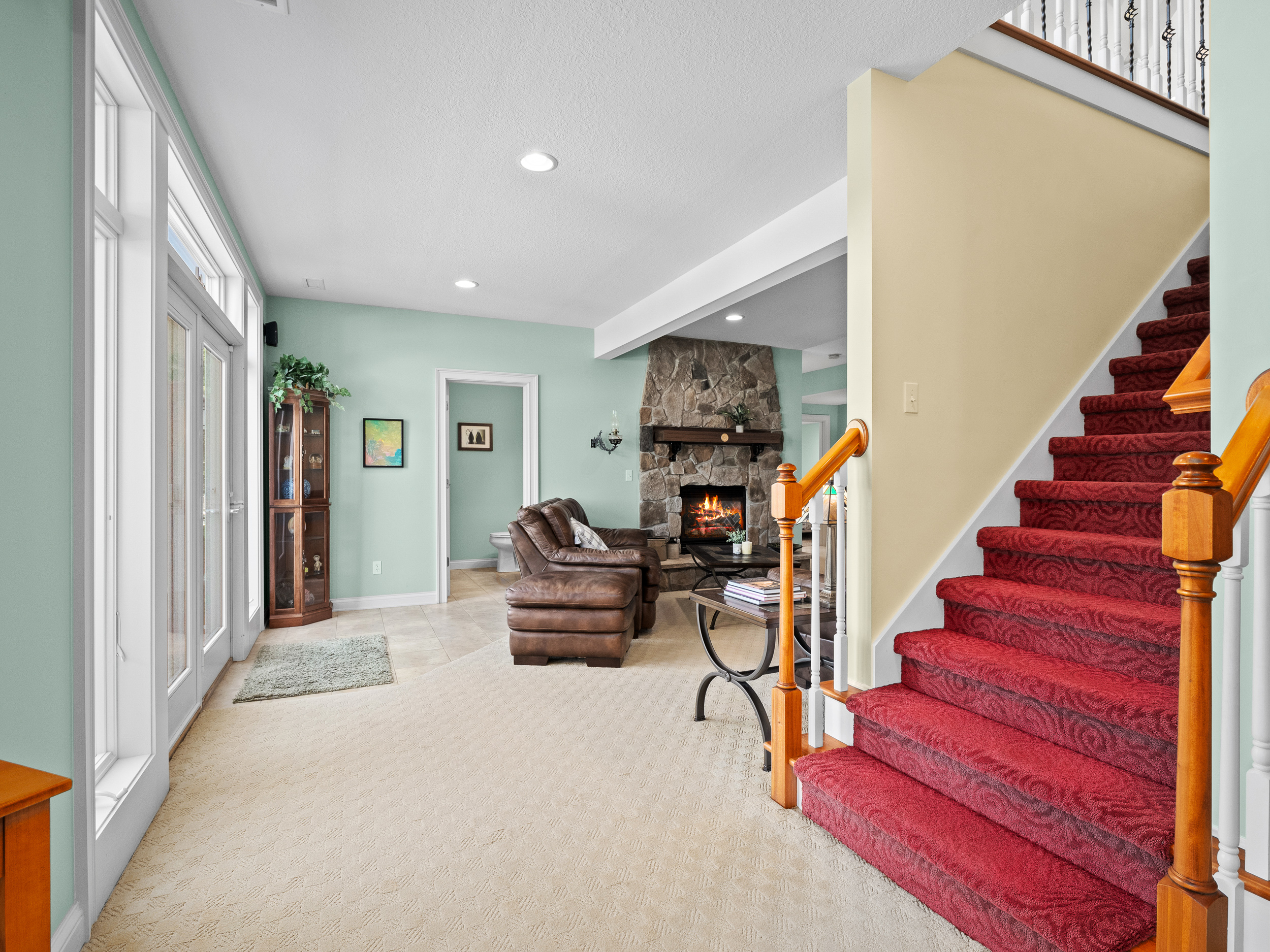  Stunning Updated Ranch with Finished Walk-Out Lower Level - 物件實景