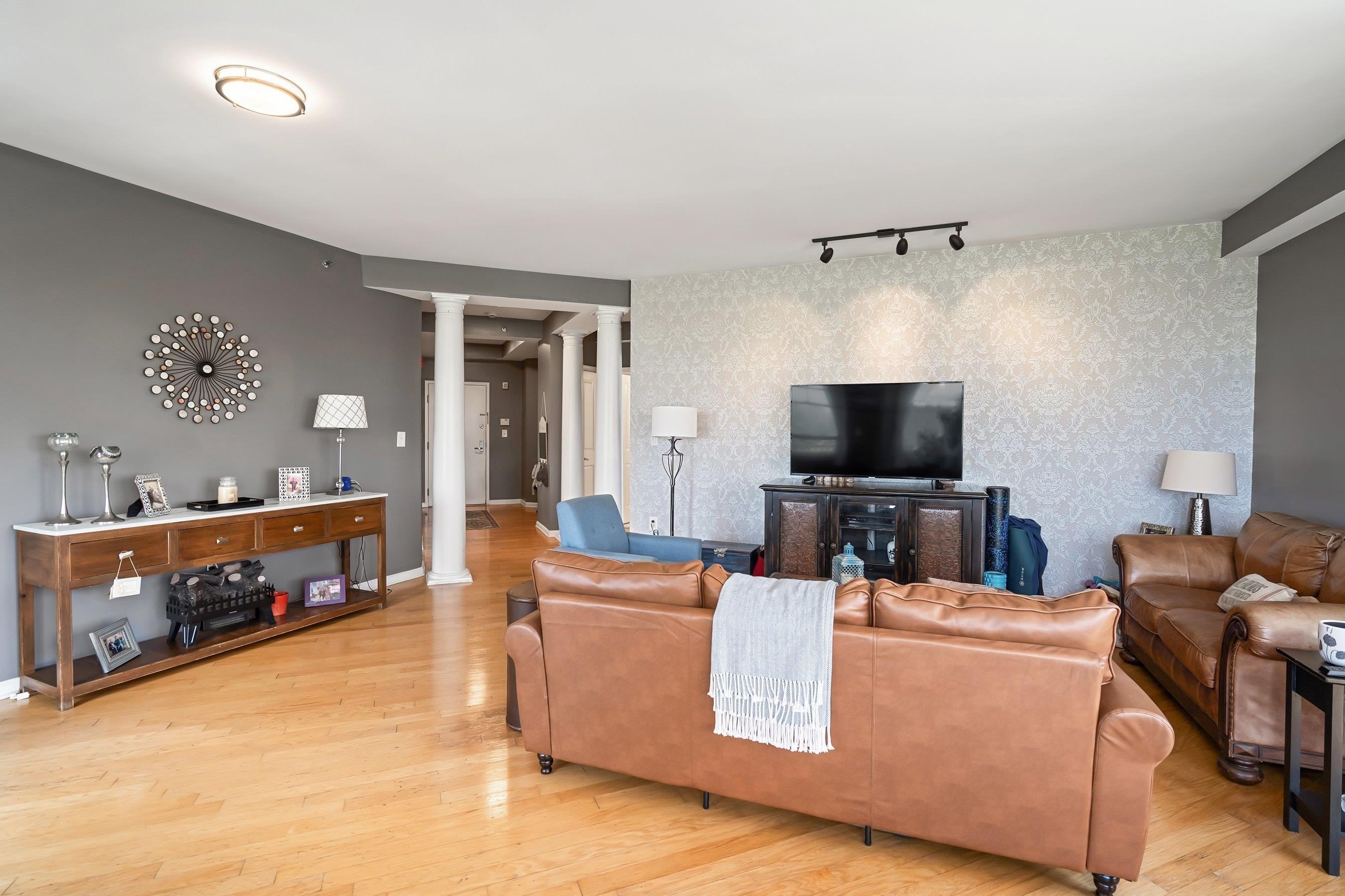 JC, Greenville, New Jersey, 07305, United States, 2 Bedrooms Bedrooms, ,2 BathroomsBathrooms,Residential,For Sale,1981936