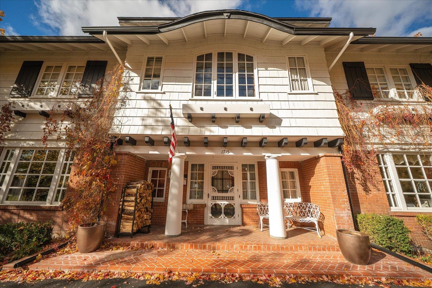 Spokane, Washington, 99201, United States, 4 Bedrooms Bedrooms, ,5 BathroomsBathrooms,Residential,For Sale,1987077