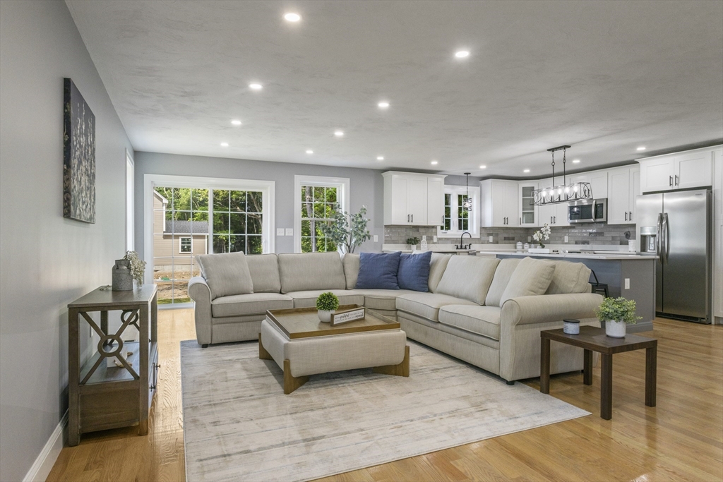 Attleboro, Massachusetts, 02703, United States, 4 Bedrooms Bedrooms, ,3 BathroomsBathrooms,Residential,For Sale,1924385