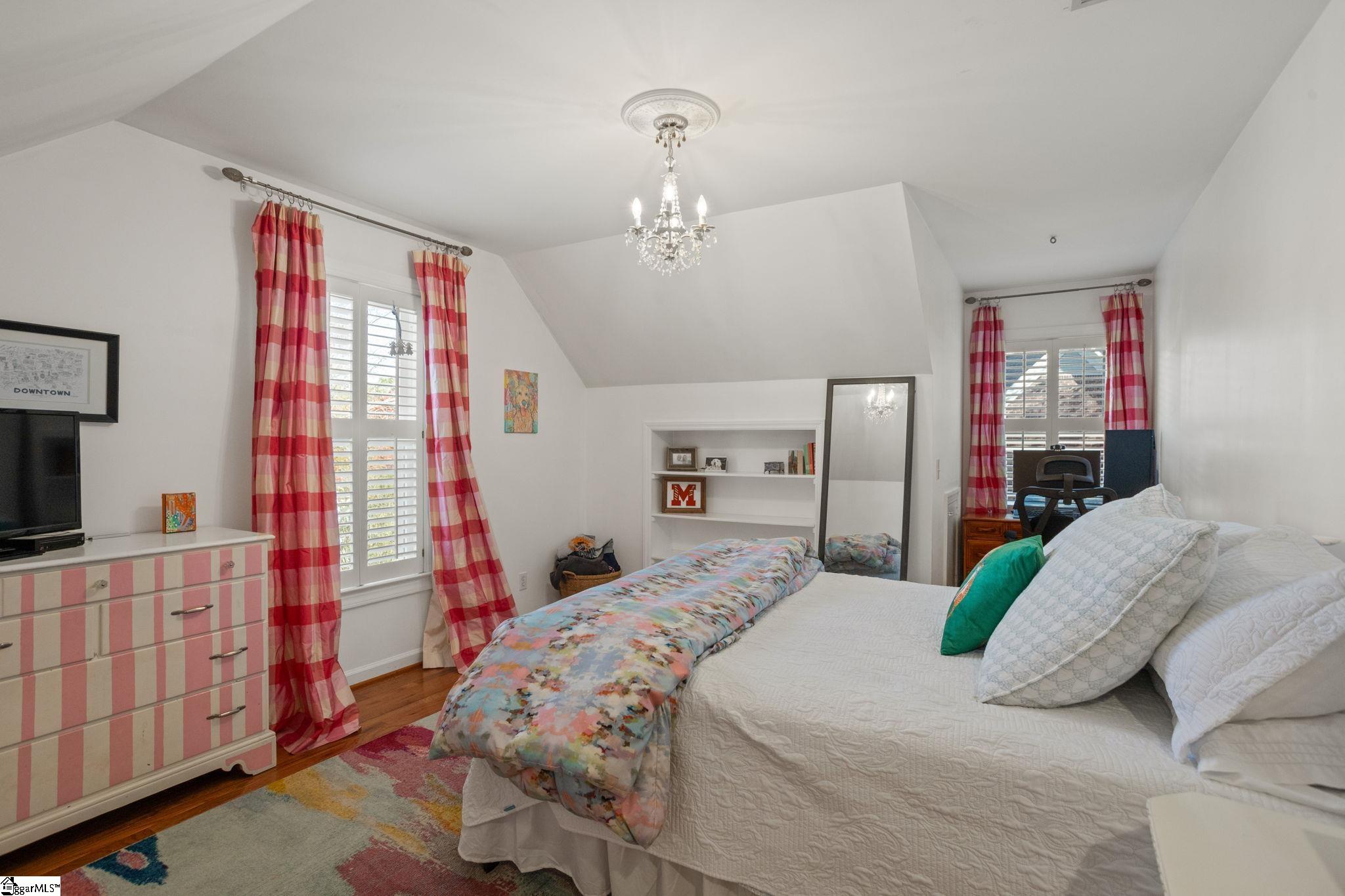 Simpsonville, South Carolina, 29681, United States, 5 Bedrooms Bedrooms, ,5 BathroomsBathrooms,Residential,For Sale,1988103