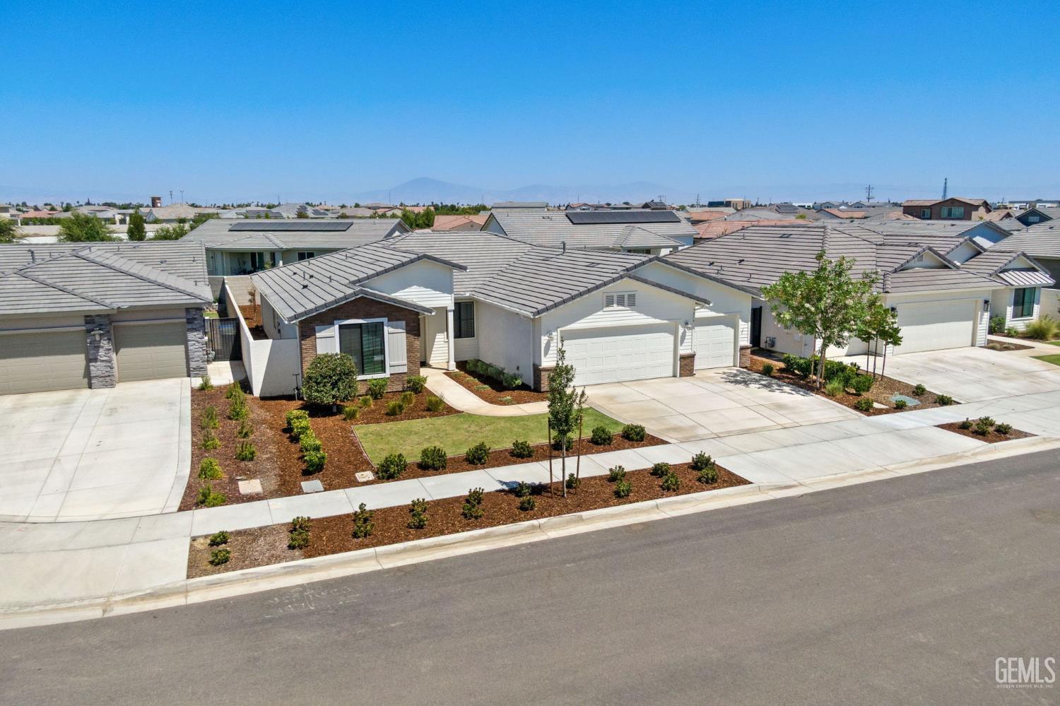 Bakersfield, California, 93311, United States, 5 Bedrooms Bedrooms, ,3 BathroomsBathrooms,Residential,For Sale,1908914