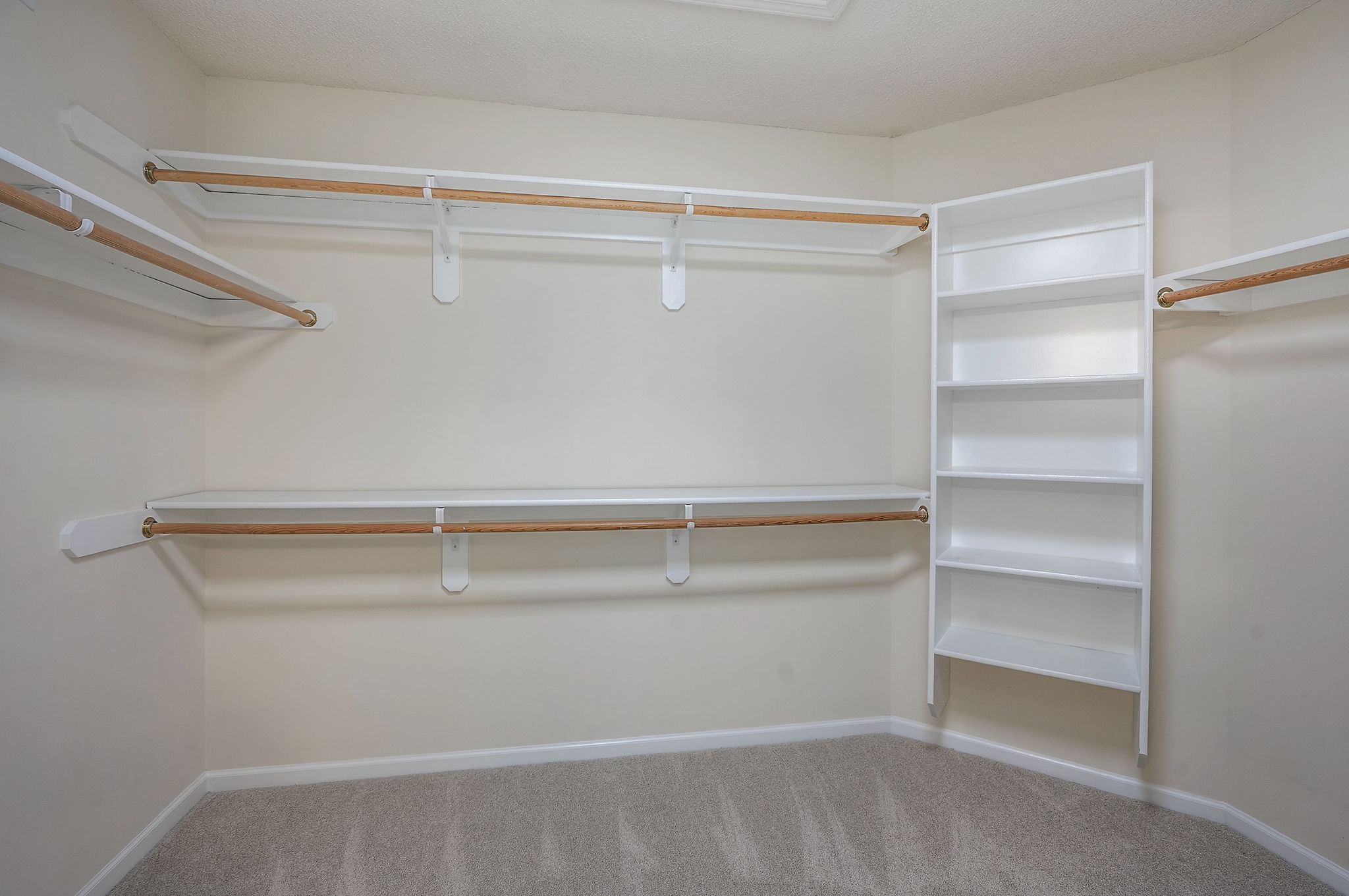  15223 Woodson Lane, Overland Park, KS 66223 - 物件實景