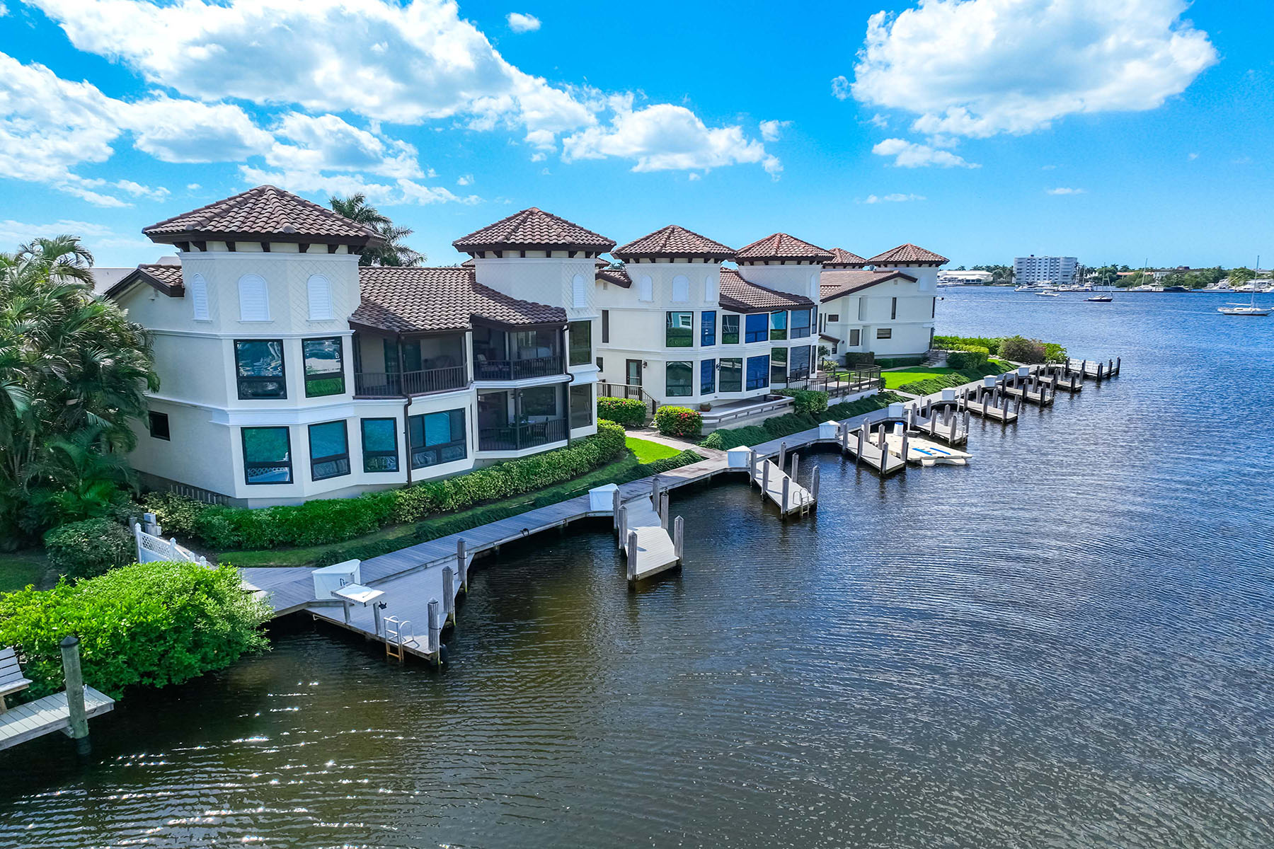  ROYAL HARBOR - BAYVIEW ESTATES - 物件實景