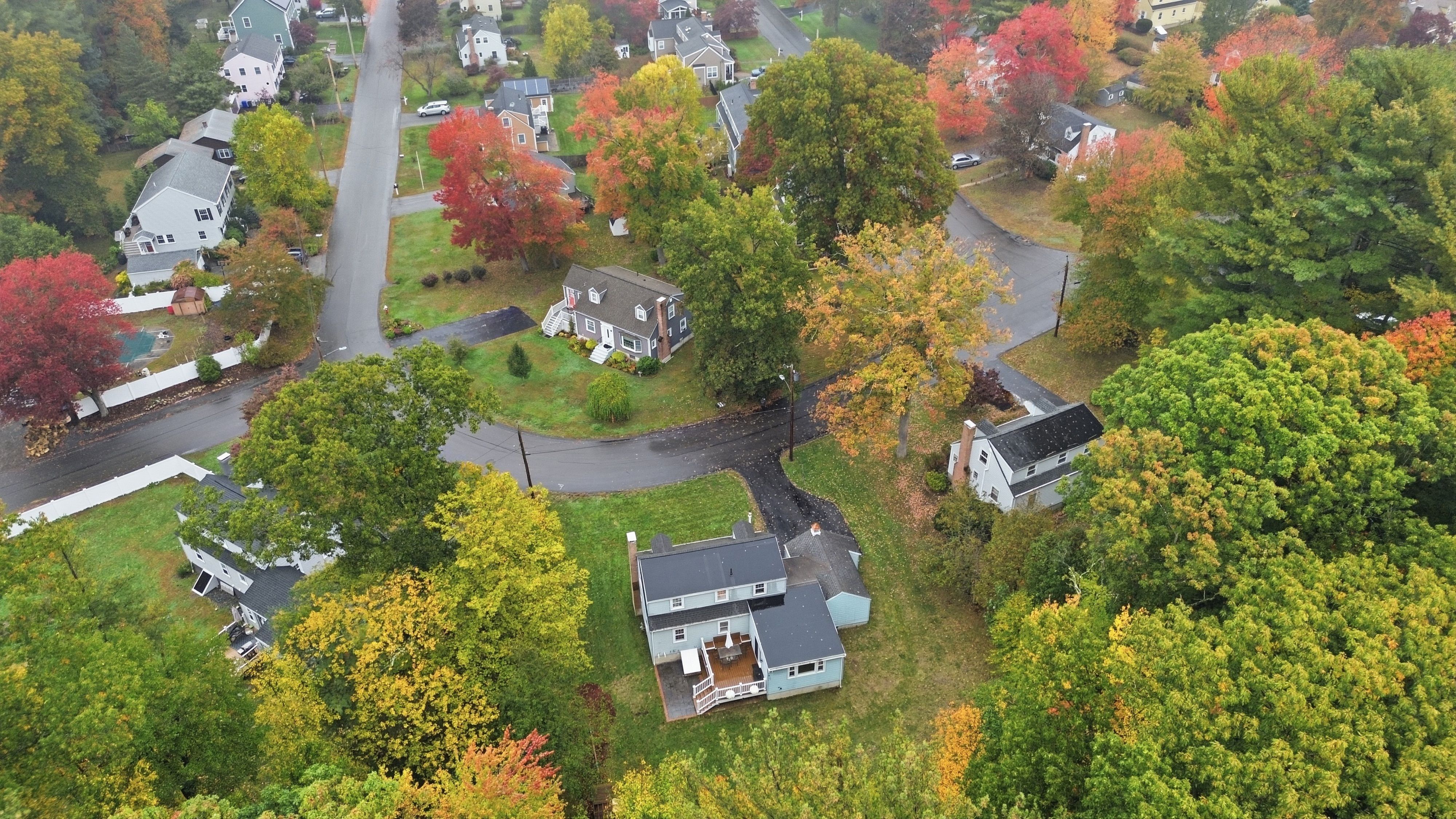  21 Curve Street, Bedford, MA 01730 - 物件實景