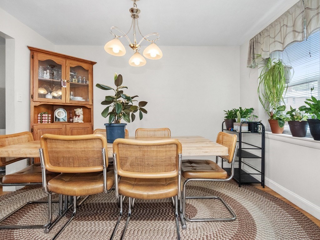 Waltham, Massachusetts, 02452, United States, 2 Bedrooms Bedrooms, ,2 BathroomsBathrooms,Residential,For Sale,1902655