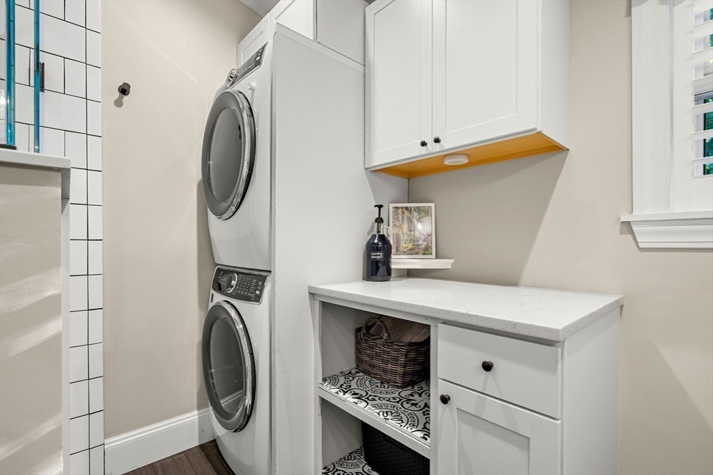 Haverhill, Massachusetts, 01835, United States, 3 Bedrooms Bedrooms, ,2 BathroomsBathrooms,Residential,For Sale,1967914